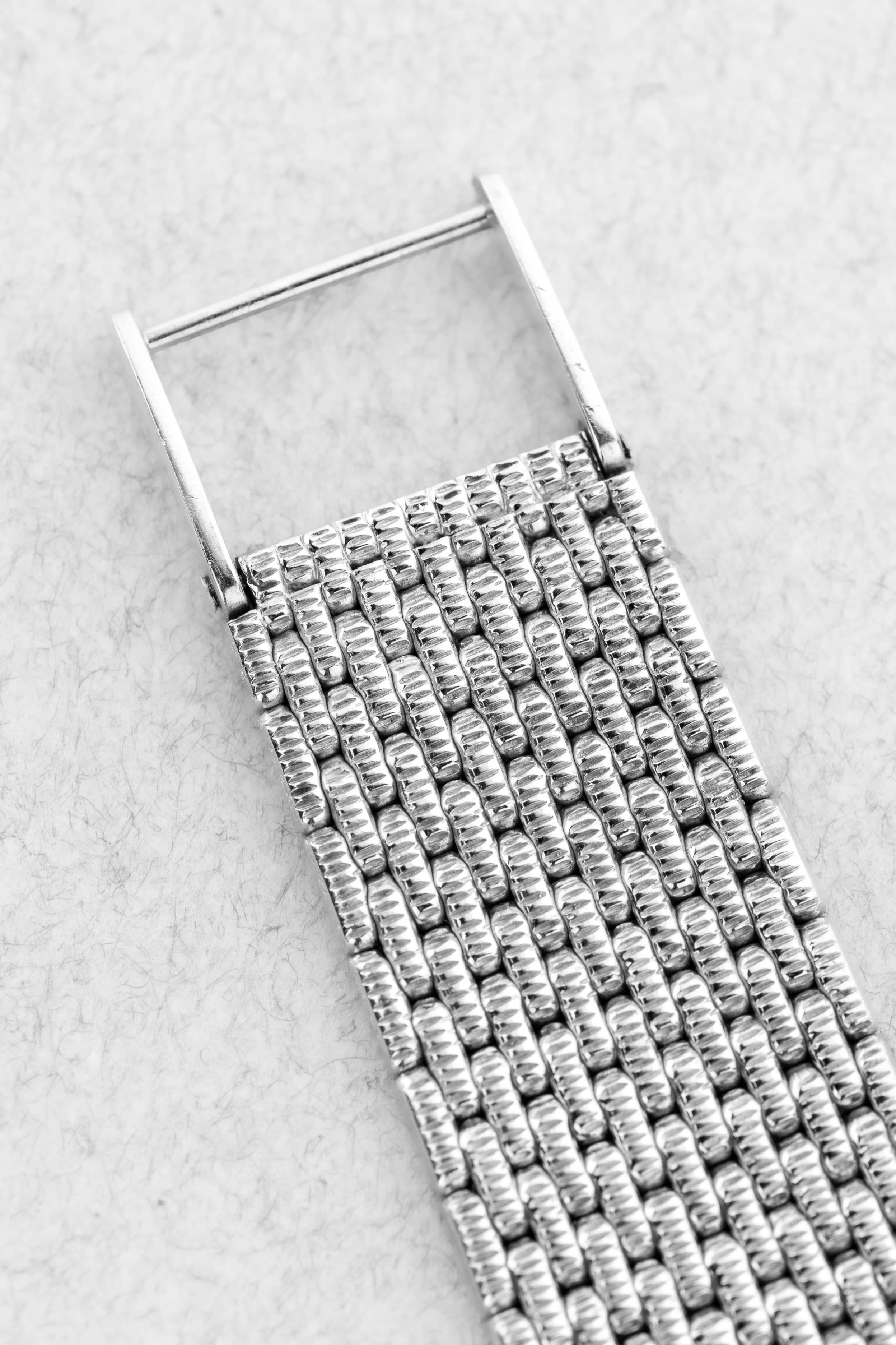PPRQ-il Superbe Audemars Piguet « Diamants et Saphirs » en or blanc à bracelet intégré, circa 1989 - Feature