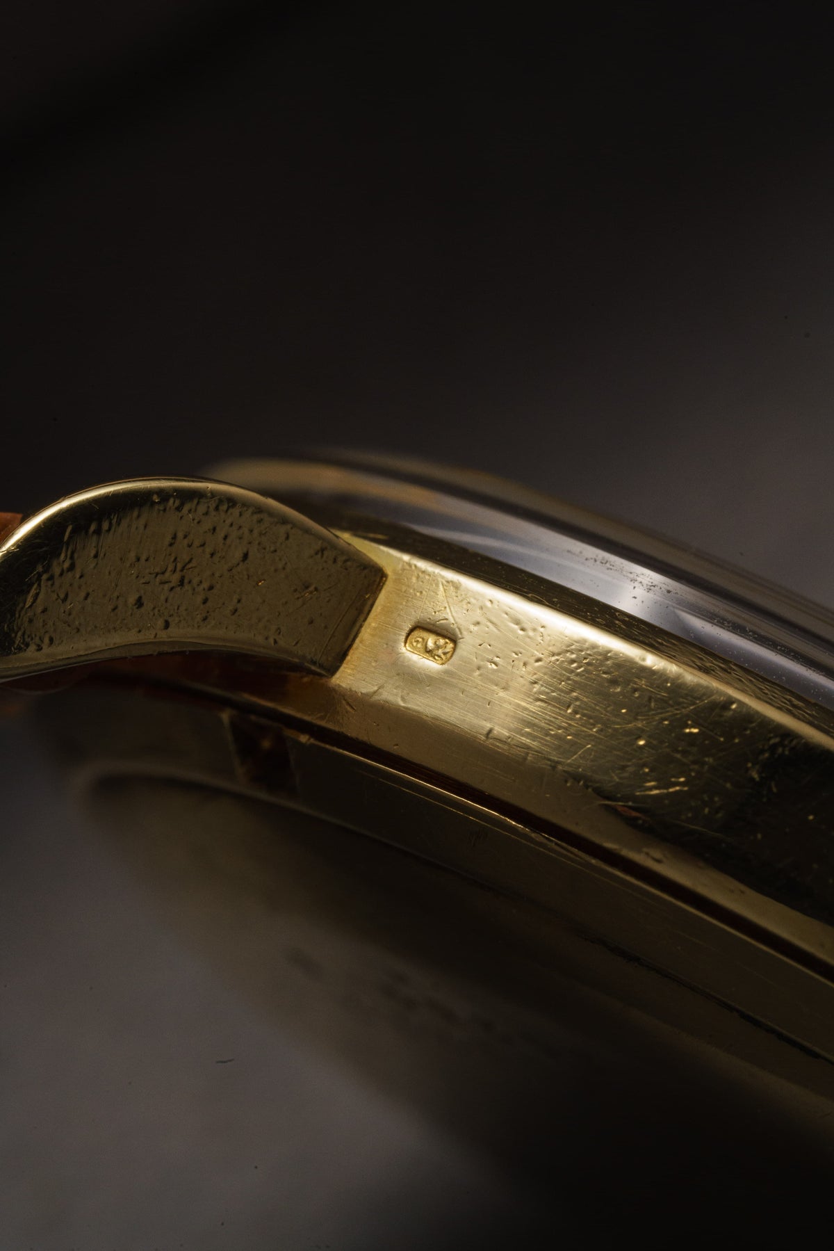 PRUL Splendido Universal Genève Polerouter De Luxe « Caramel Tropical » in oro giallo, ref. 10234-3, circa 1955 - Punzone