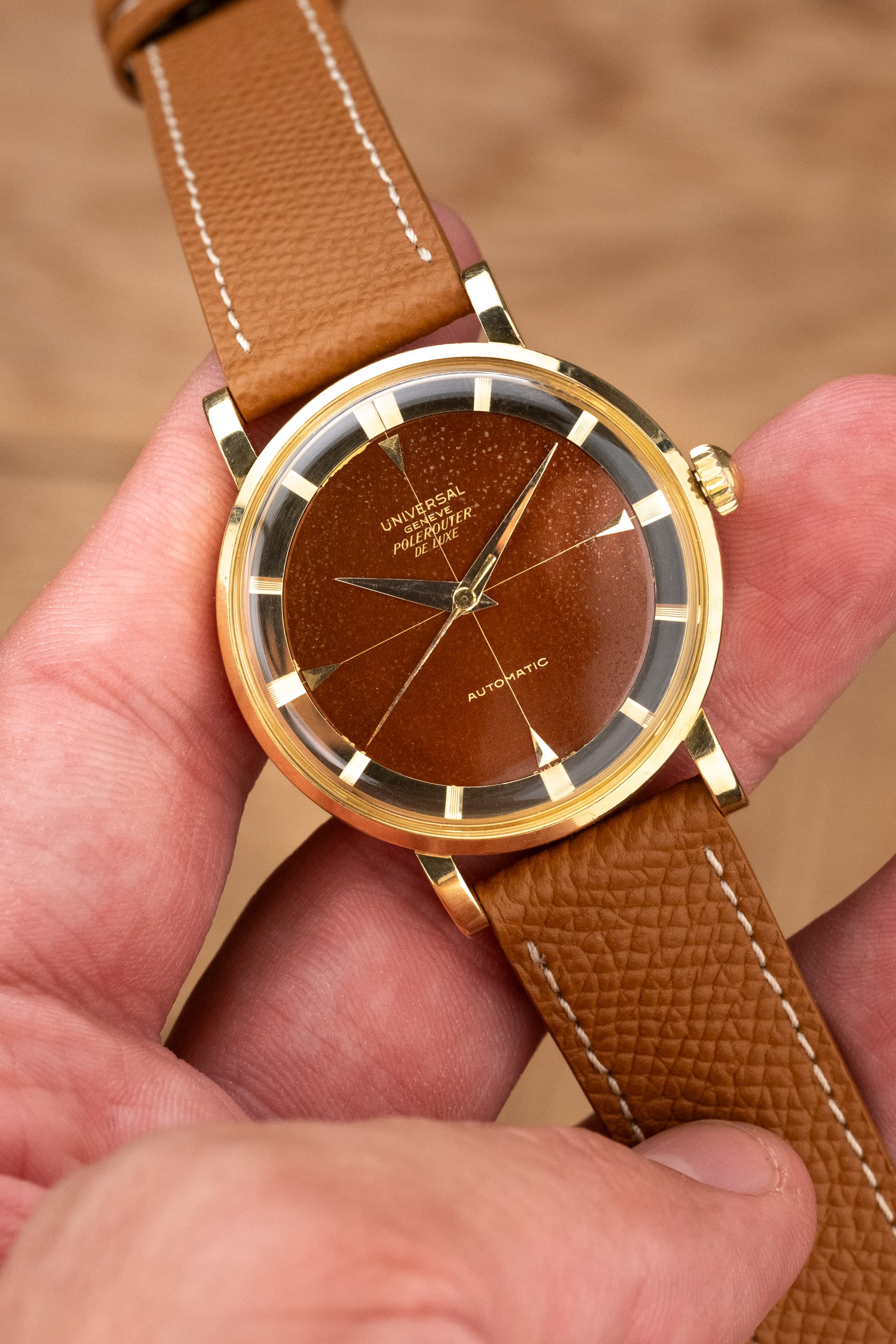 PRUL Superbe Universal Genève Polerouter De Luxe « Caramel Tropical » en or jaune, réf. 10234-3, circa 1955 - Lifestyle