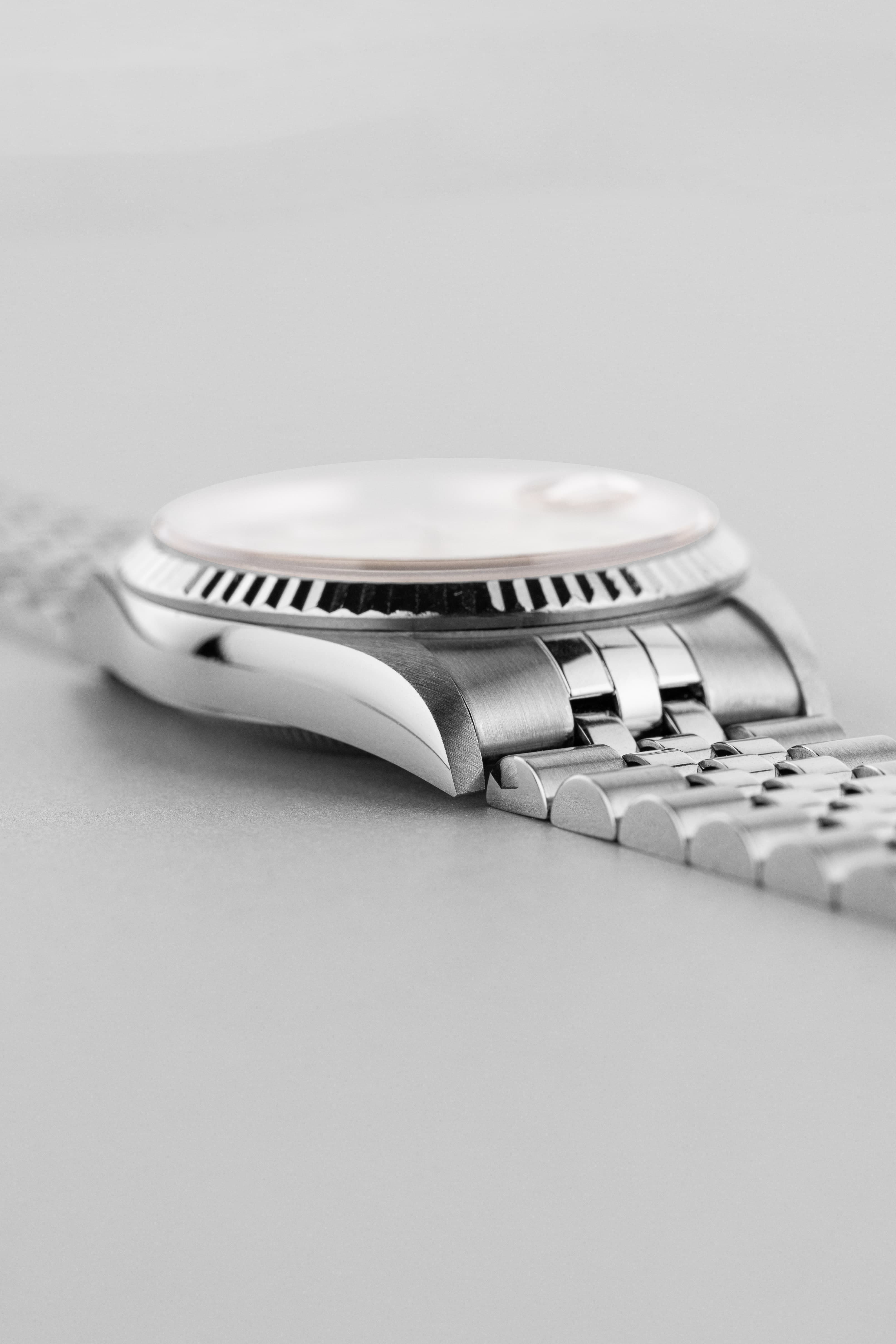 PV7E Rolex Datejust réf. 16234 « Silver » de 2000 – Carte de Garantie NFC Rolex - Left side