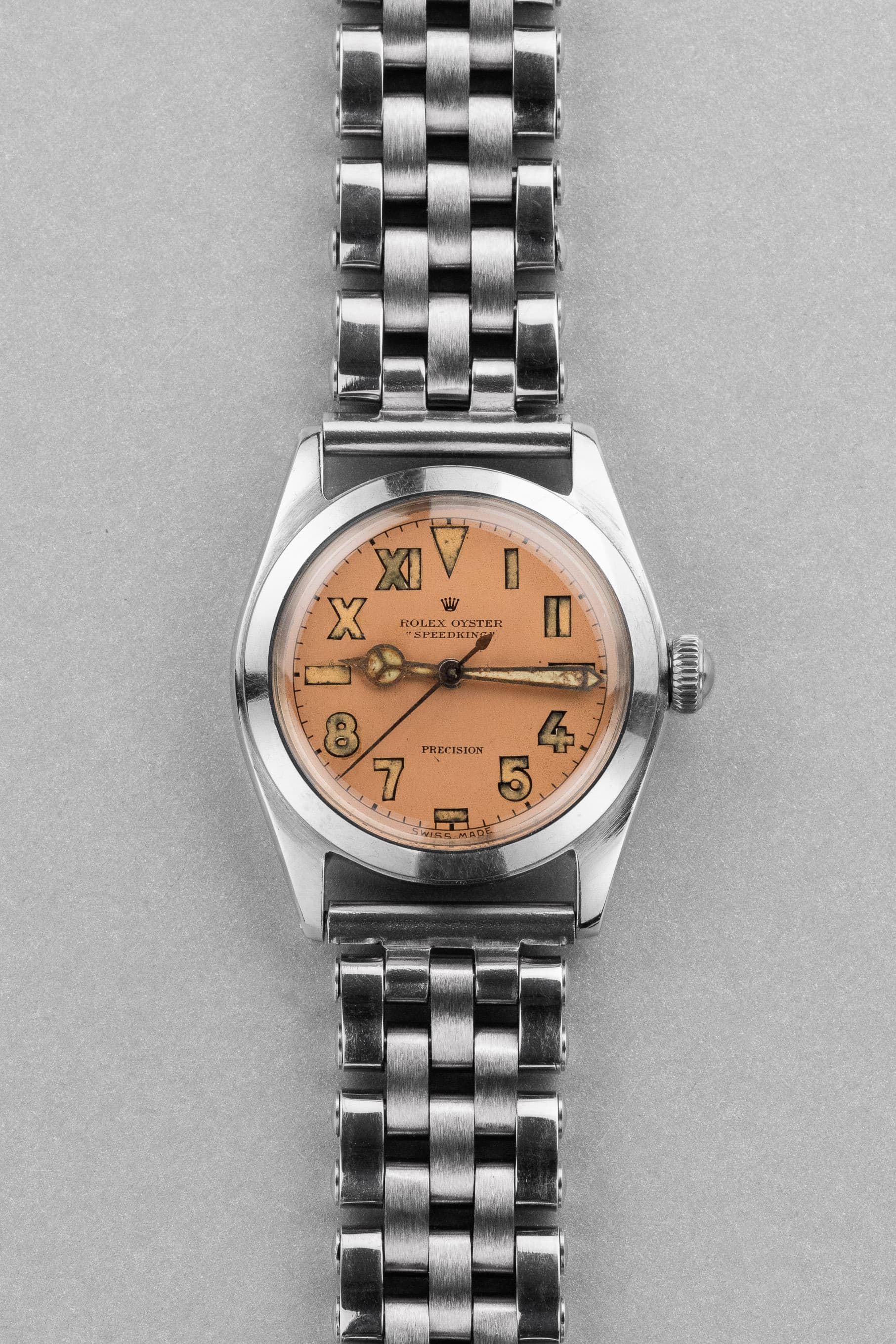 PVZW Superbe et Rare Rolex Speedking réf. 4220 de 1943 – Cadran « Salmon California » au Radium, Flat Back - Front