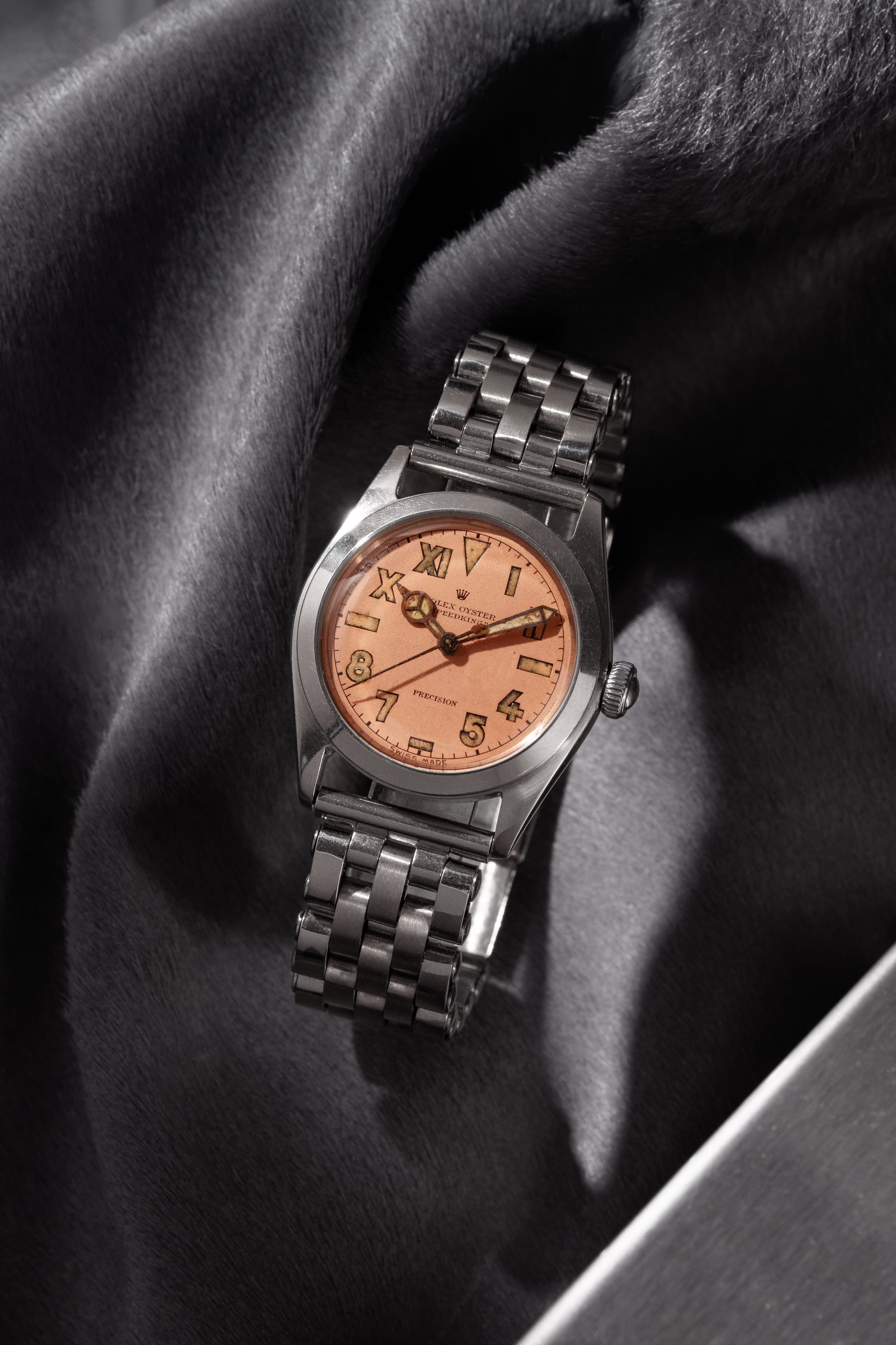 PVZW Superbe et Rare Rolex Speedking réf. 4220 de 1943 – Cadran « Salmon California » au Radium, Flat Back - Overview