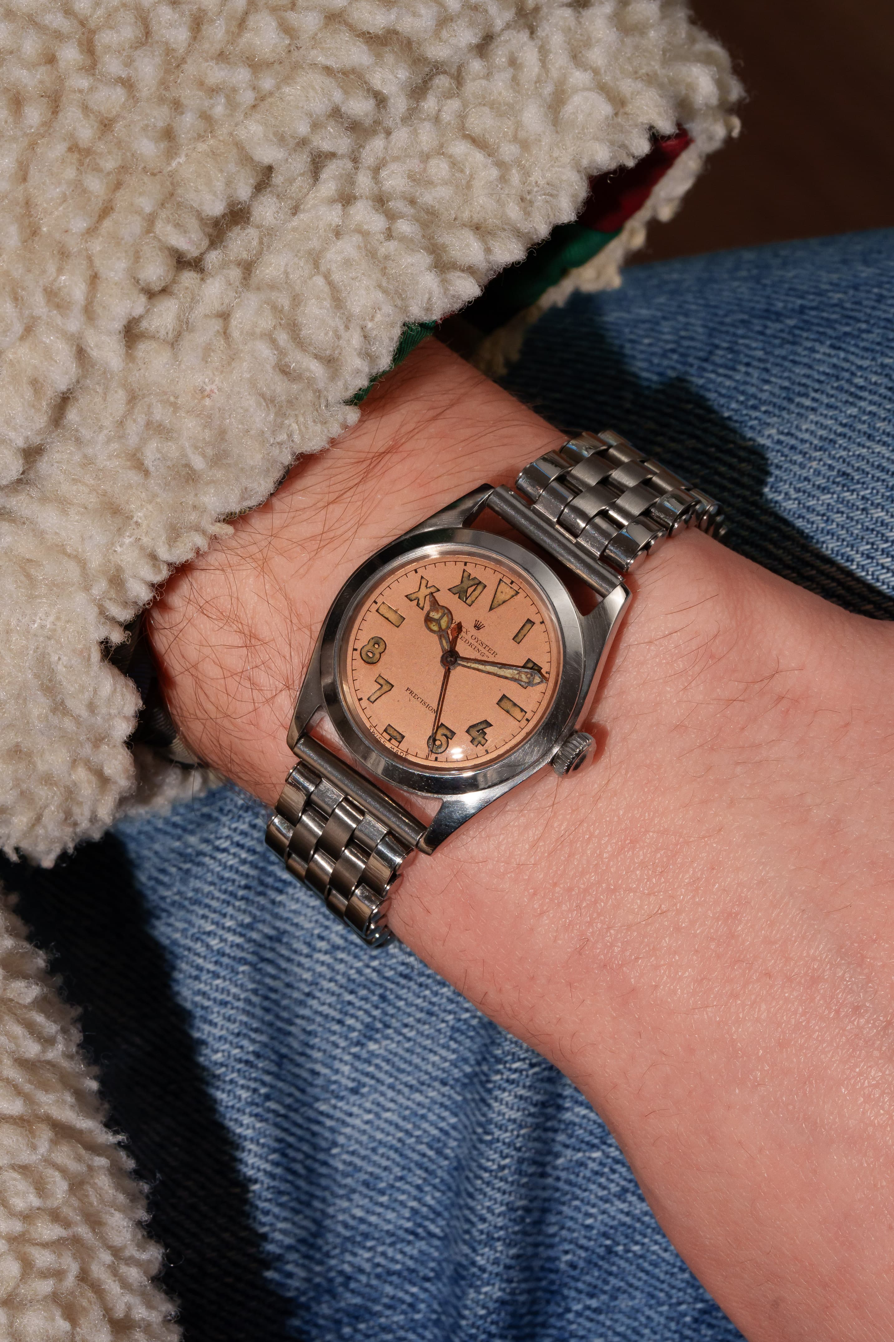 PVZW Superbe et Rare Rolex Speedking réf. 4220 de 1943 – Cadran « Salmon California » au Radium, Flat Back - Wristshot