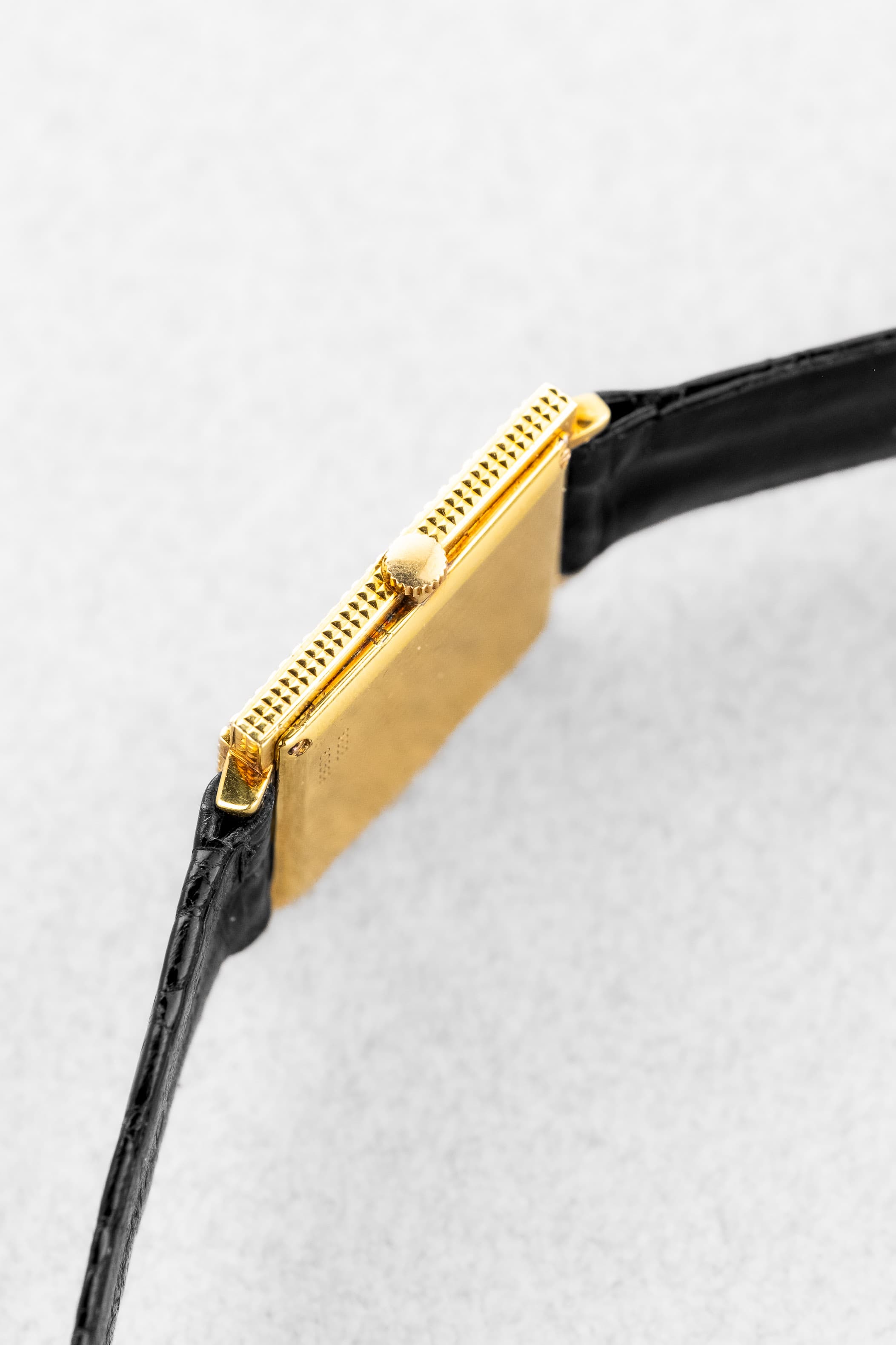 PYHQ-WE Rare Piaget « Clous de Paris » réf. 9222 de 1962 en or jaune et diamants – 45 exemplaires produits - Right side