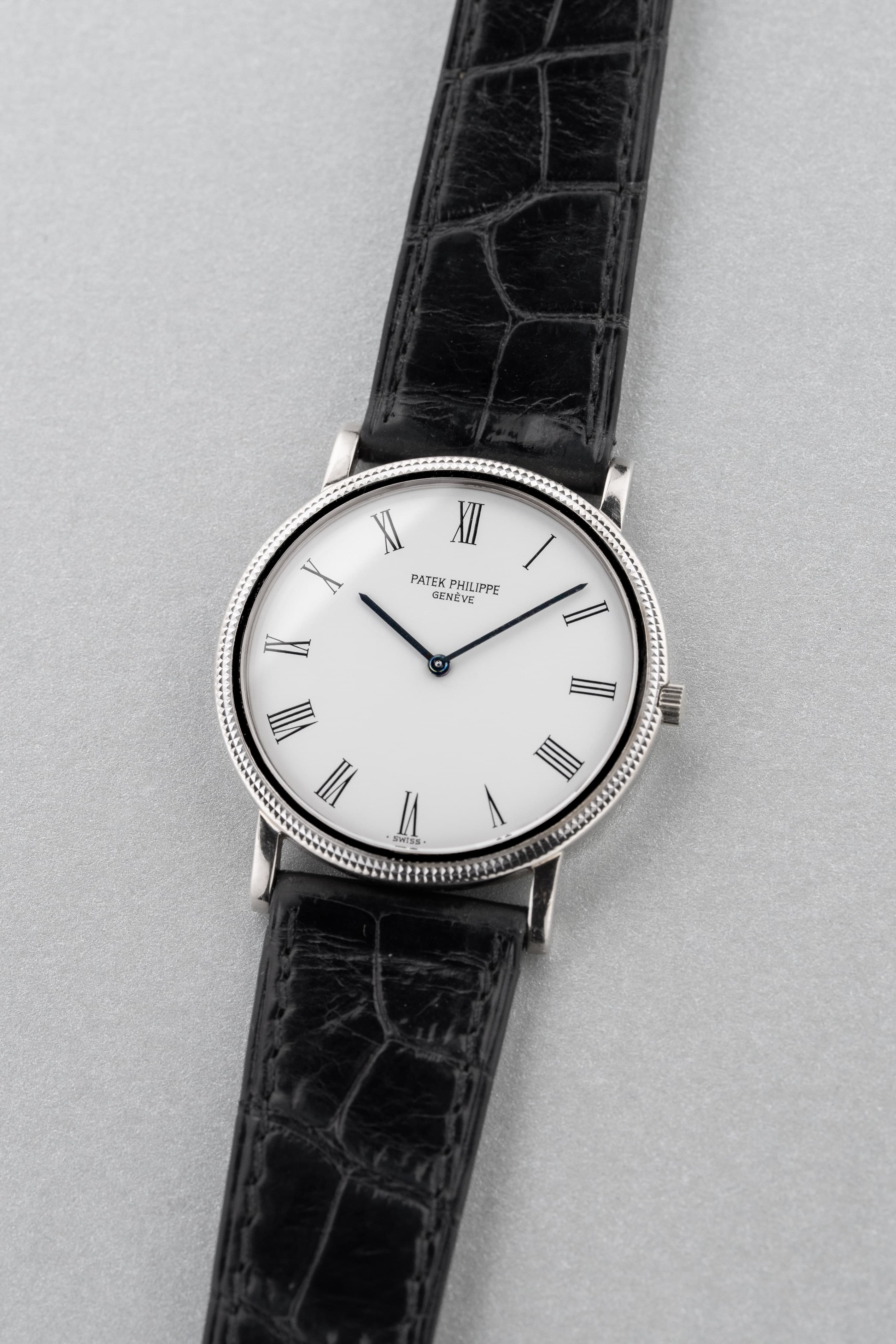 PYWT Patek Philippe Calatrava « Clous de Paris » réf. 3520D en or blanc, circa 1986 - Three Quarters