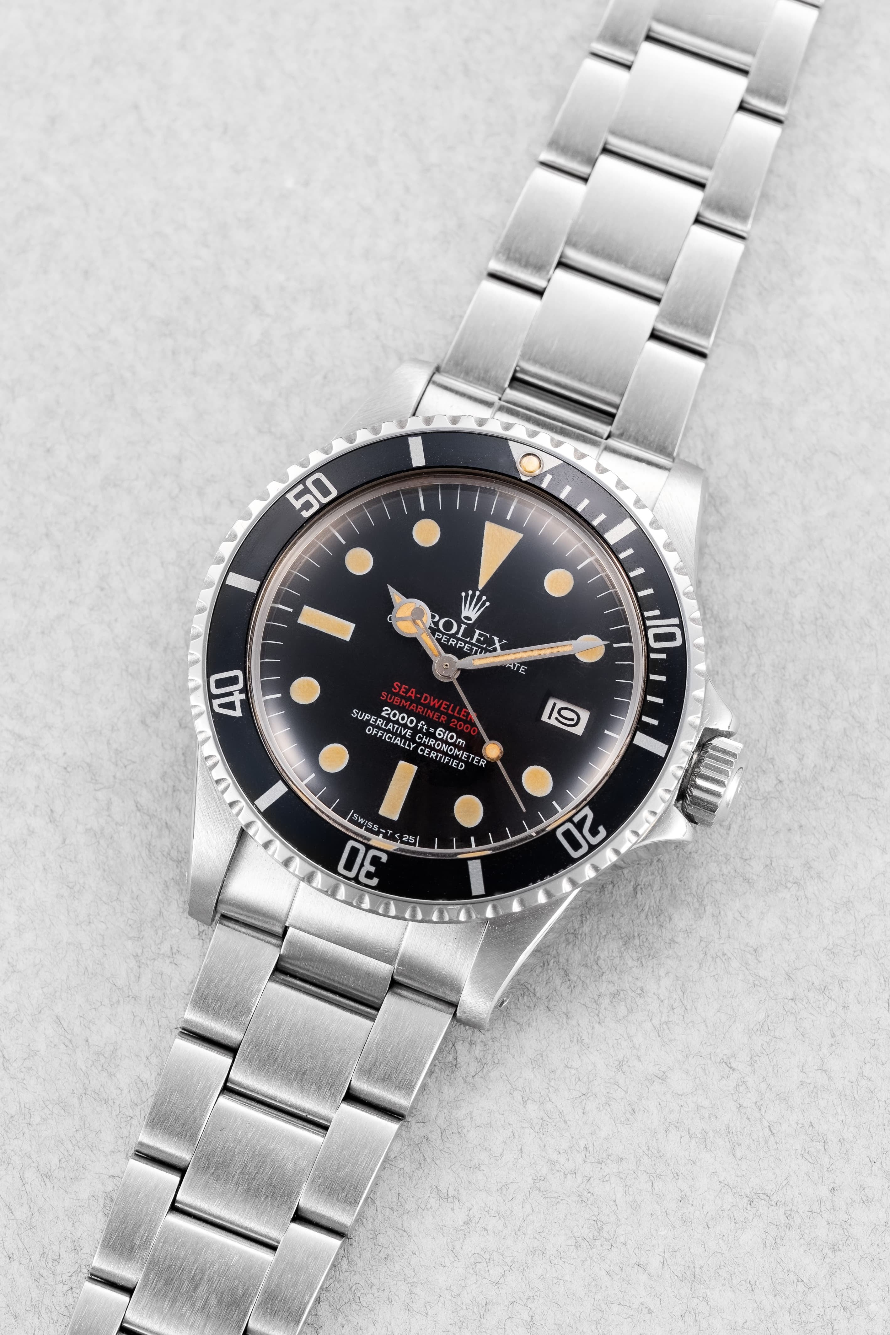 Q91J Superbe Rolex Sea-Dweller 1665 « Double Rouge » Mark IV de 1975 - Three Quarters