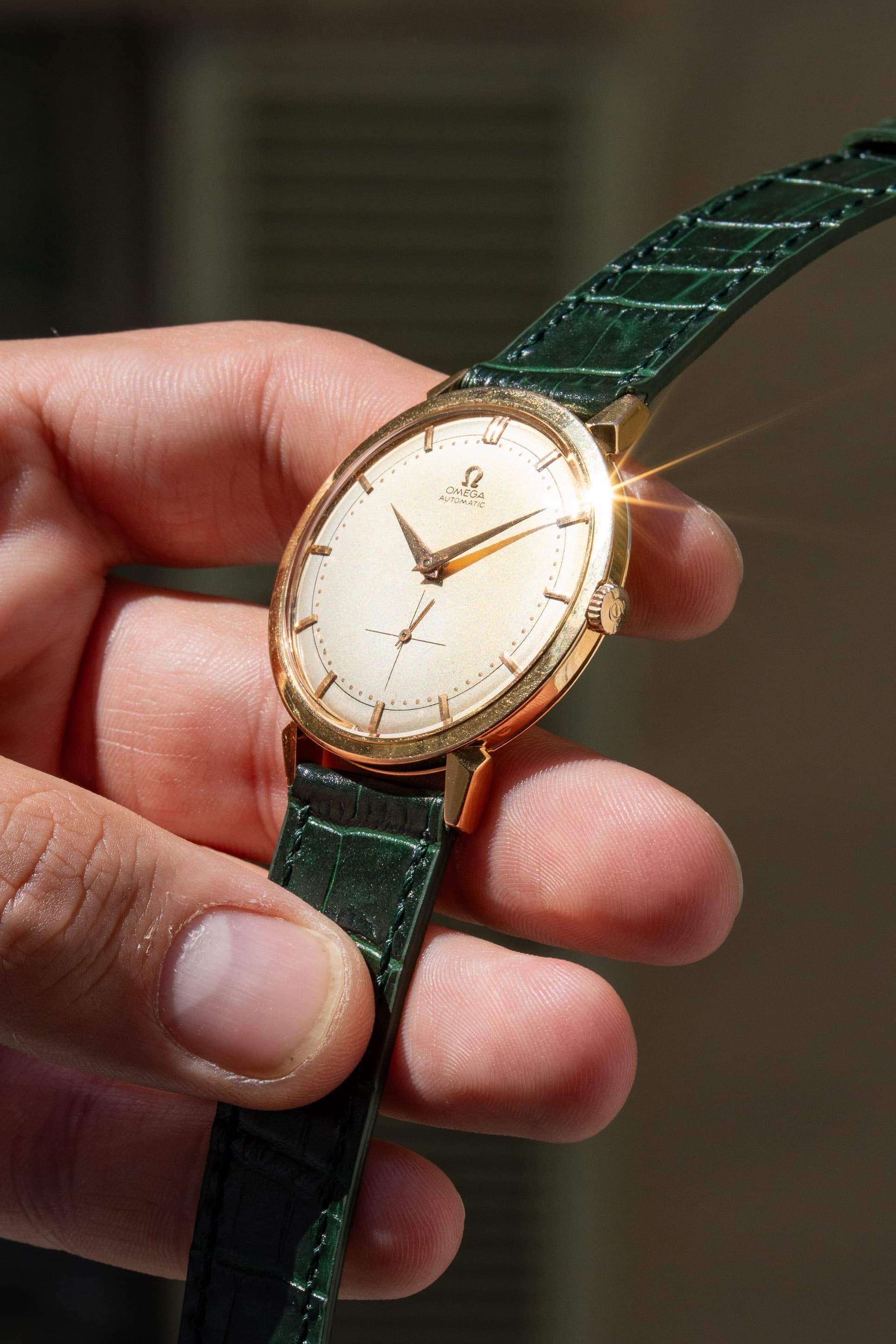 QAUA Rare Omega « Jumbo Automatic » réf. 2861 en or jaune, circa 1955 - Feature