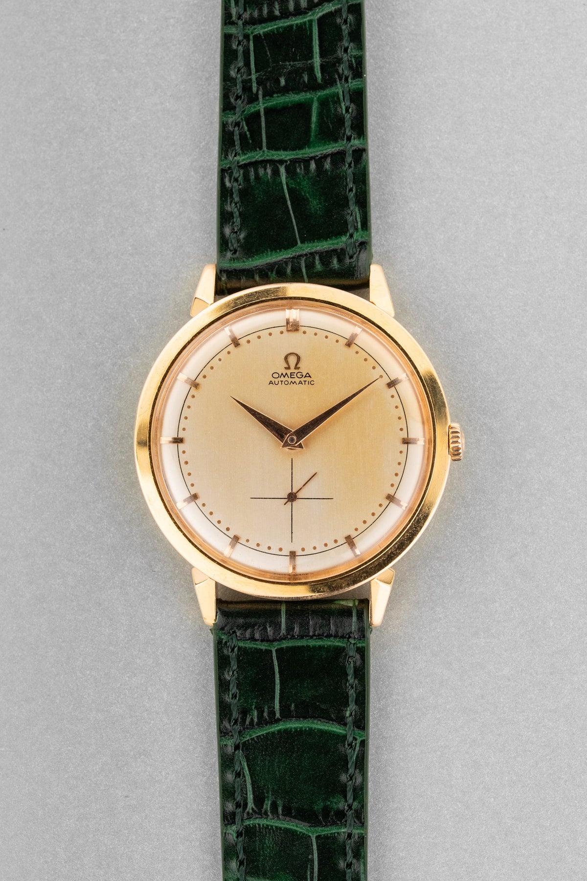 QAUA Rare Omega “Jumbo Automatic” Ref. 2861 in Yellow Gold, circa 1955 - Front