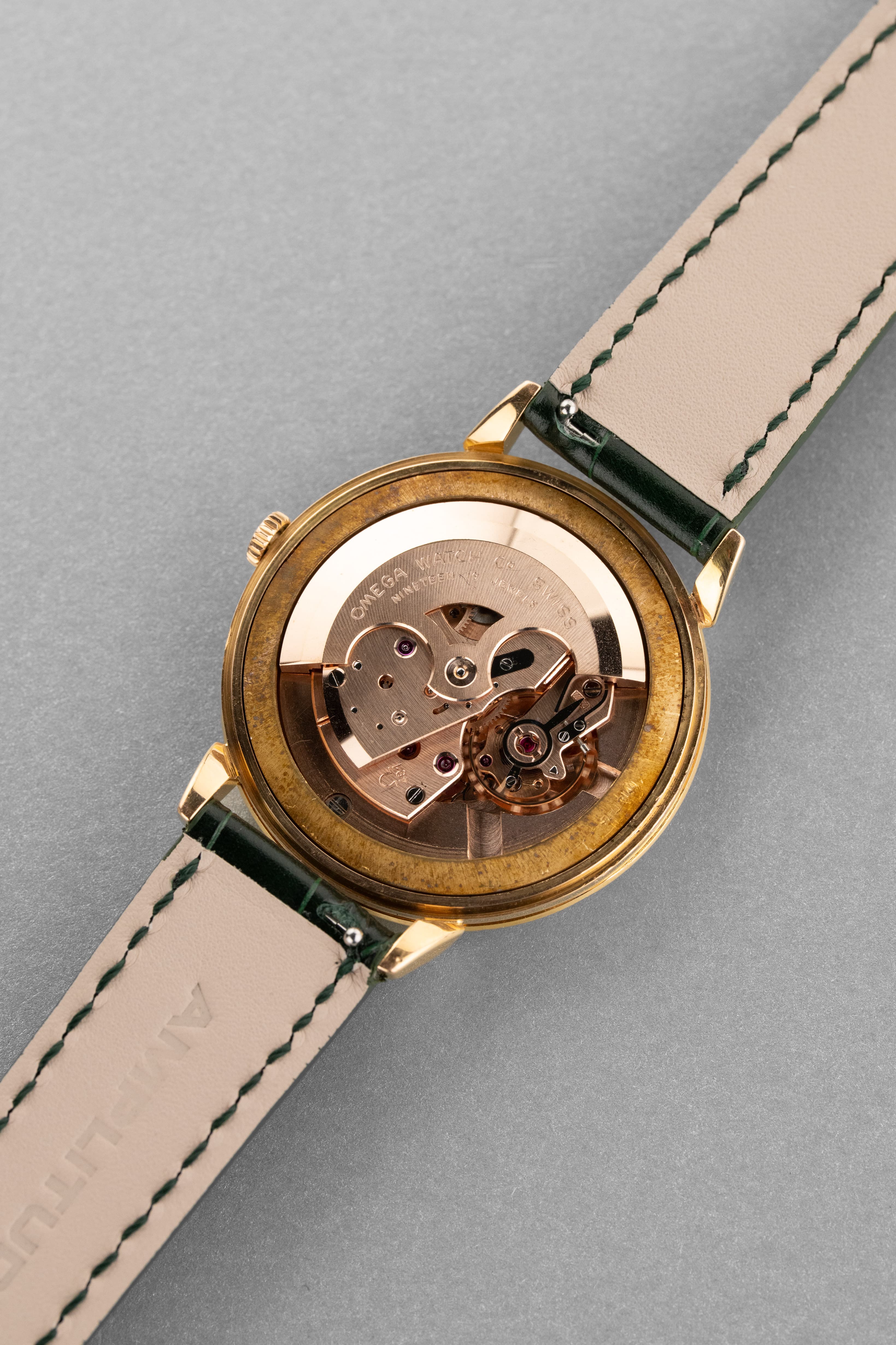 QAUA Rare Omega « Jumbo Automatic » réf. 2861 en or jaune, circa 1955 - Movement