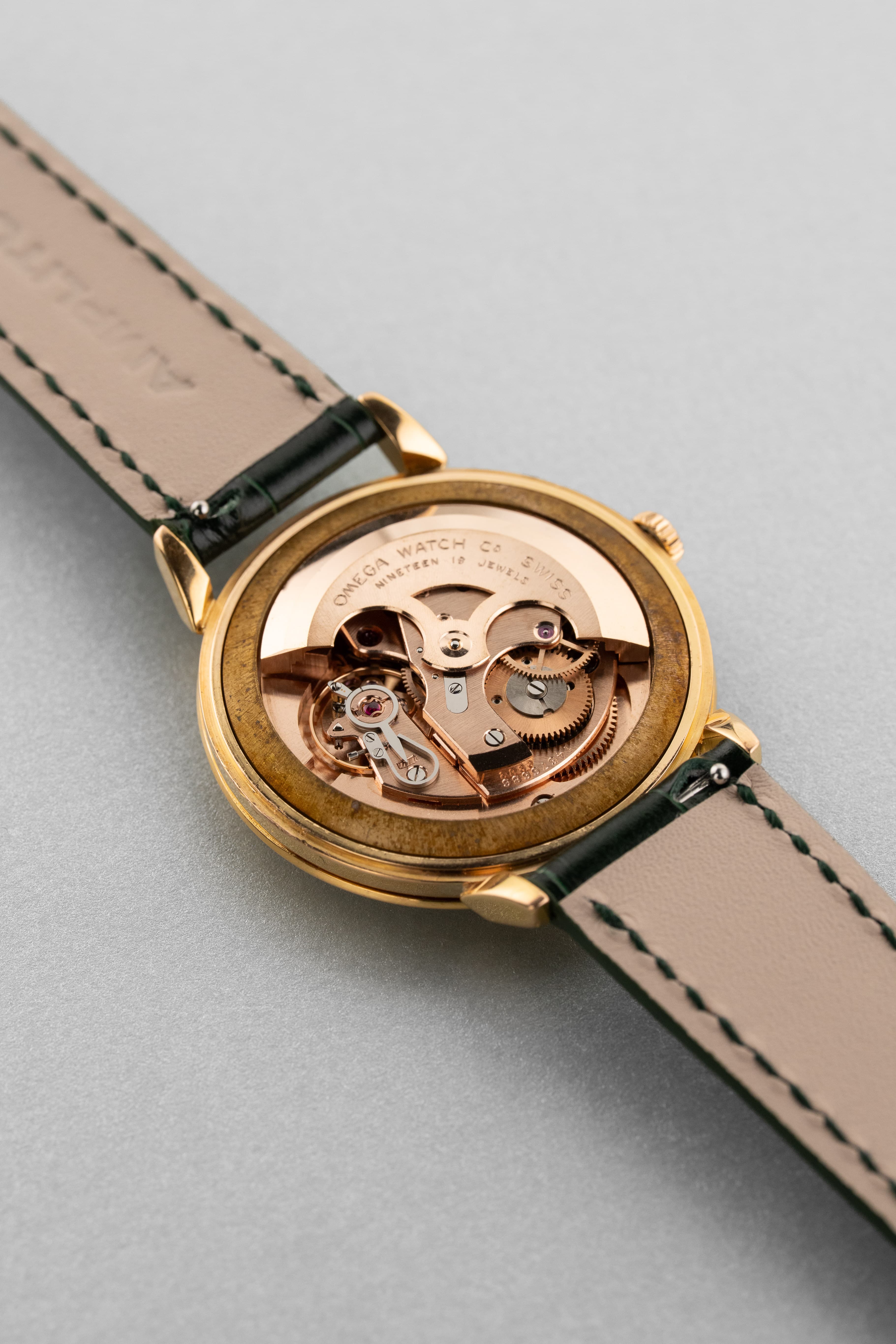 QAUA Rare Omega « Jumbo Automatic » réf. 2861 en or jaune, circa 1955 - Movement