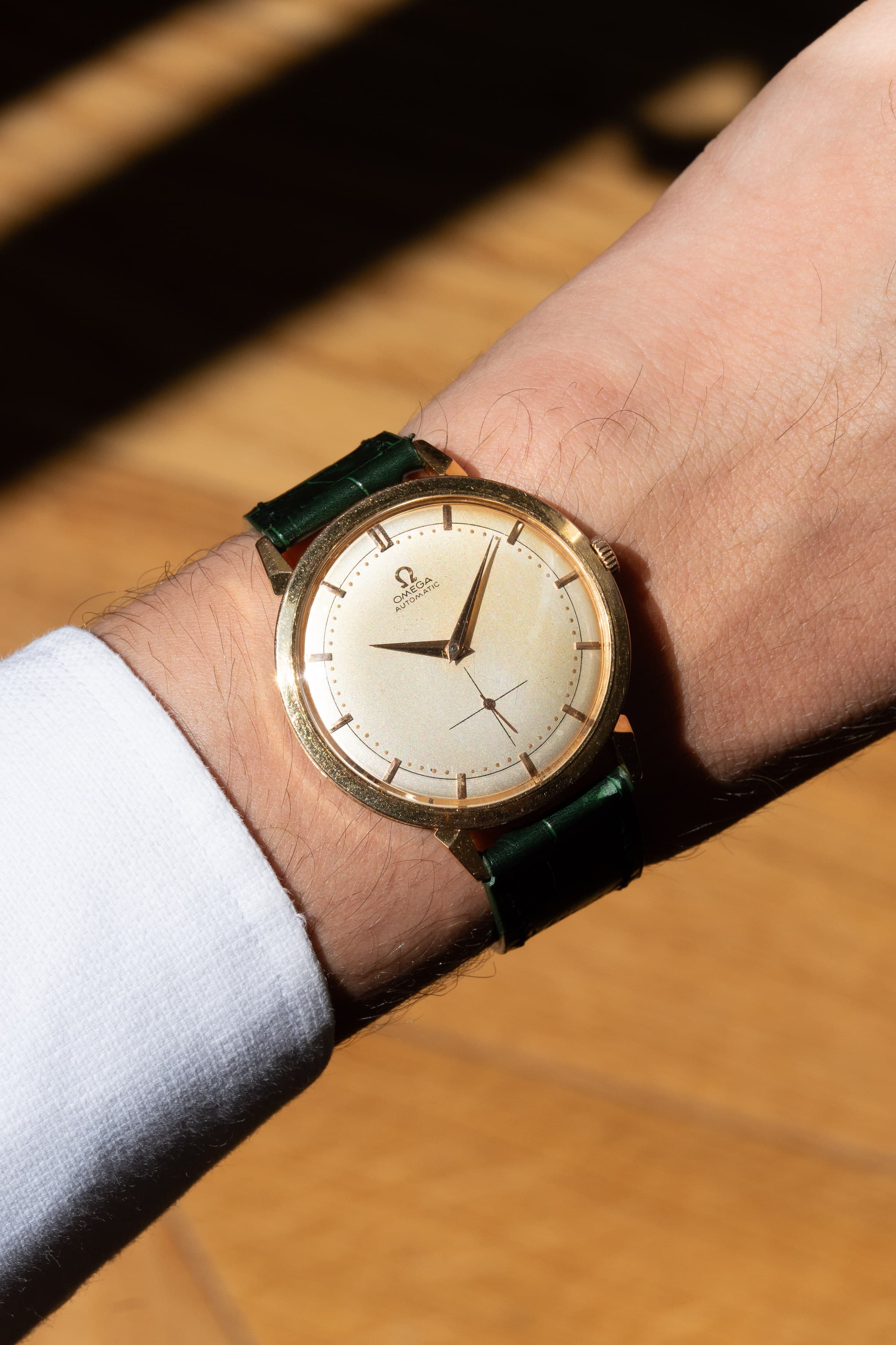 QAUA Rare Omega « Jumbo Automatic » réf. 2861 en or jaune, circa 1955 - Wristshot
