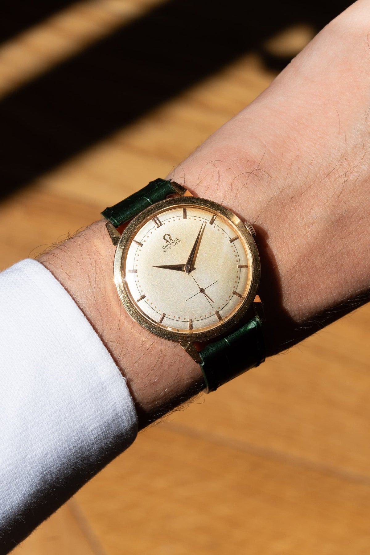 QAUA Rare Omega “Jumbo Automatic” Ref. 2861 in Yellow Gold, circa 1955 - Wristshot