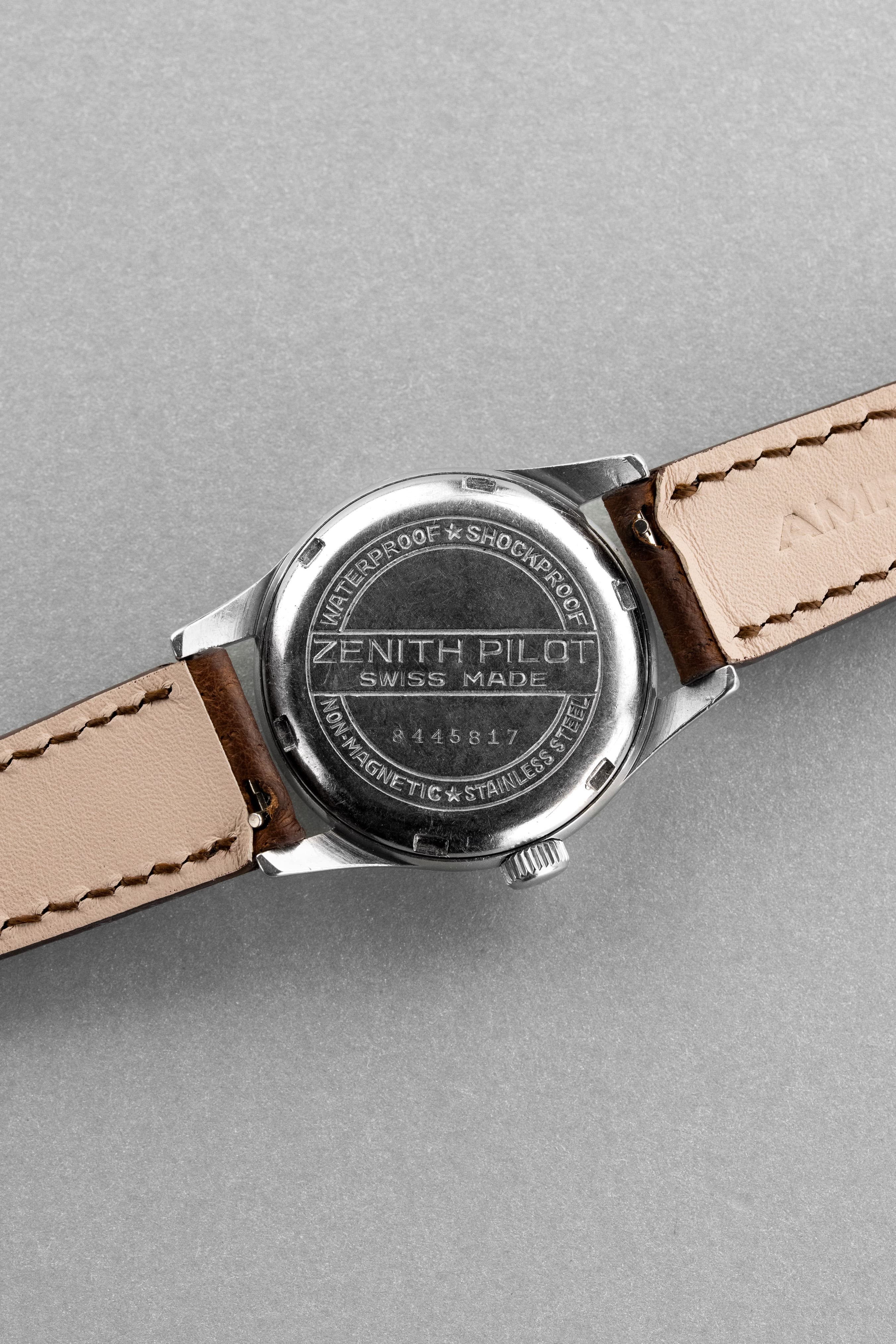 QMMB Rare Zenith Pilot en acier et Radium « Crème Brûlée », circa 1945 - Back