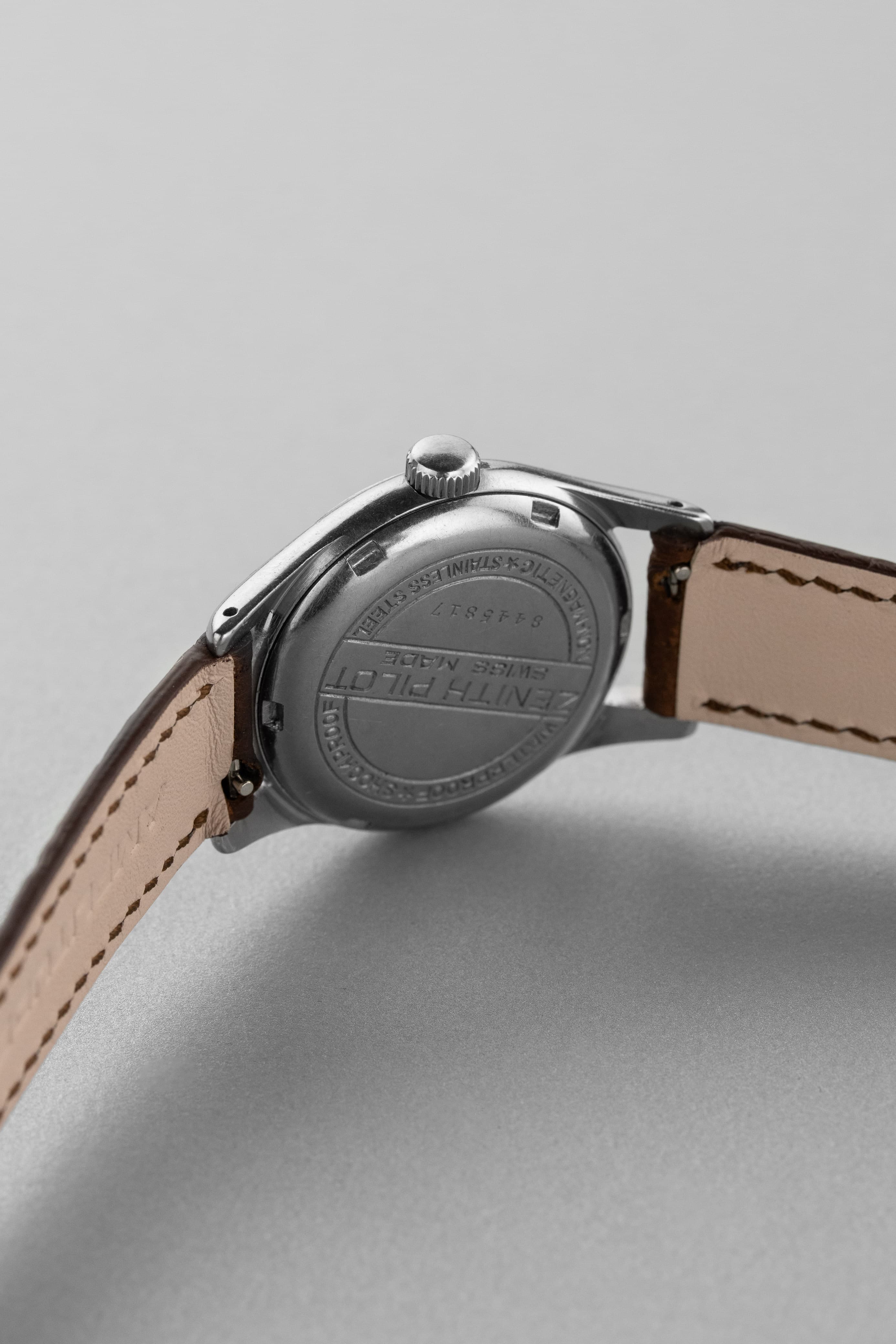QMMB Rare Zenith Pilot en acier et Radium « Crème Brûlée », circa 1945 - Right side