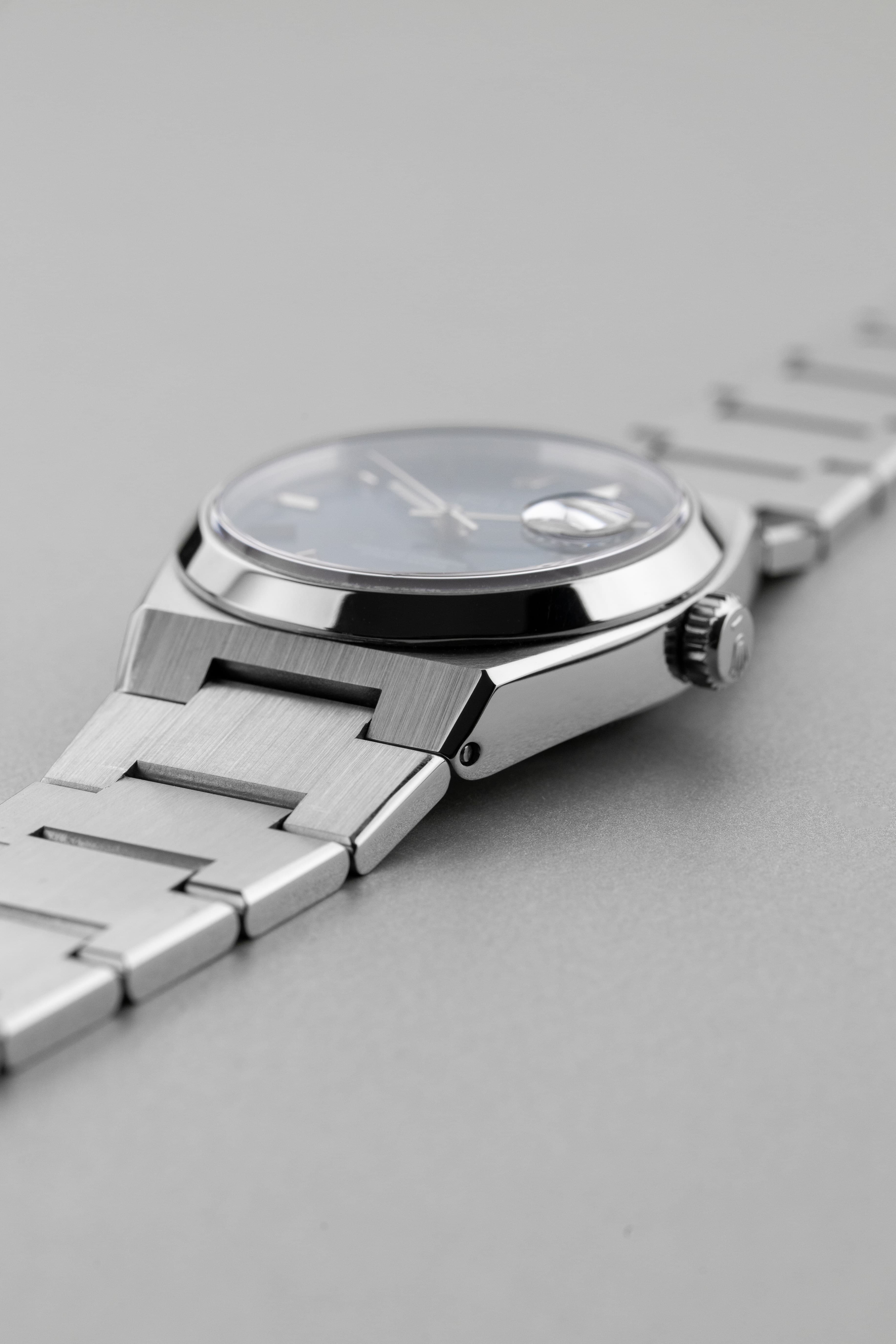 QVEG Superbe Rolex Datejust Oysterquartz réf. 17000 de 1990 – Cadran bleu - Right side