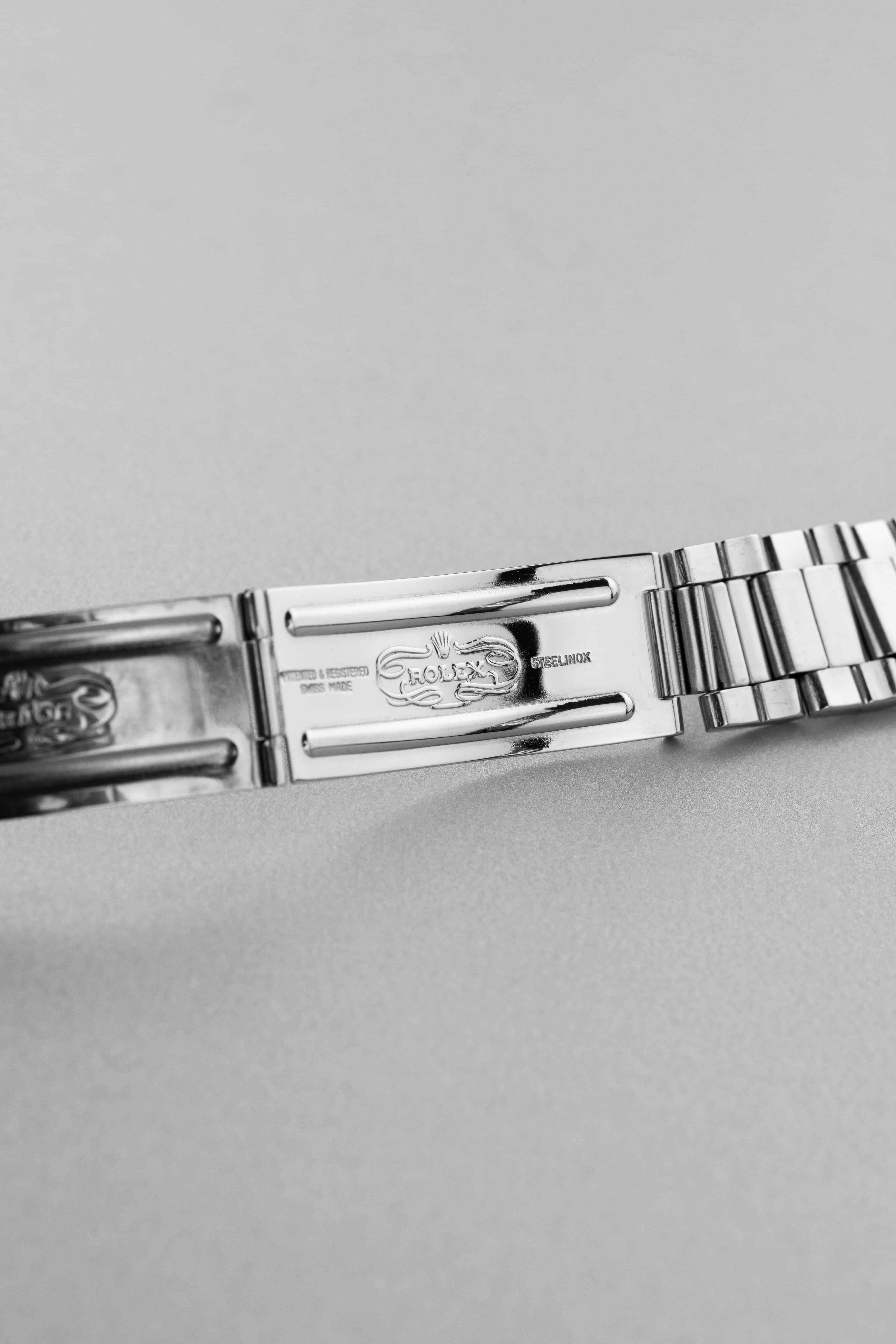 R99U Tudor Date-Day ref. 7017/0 in acciaio del 1969 – Quadrante Taupe - Fibbia interno