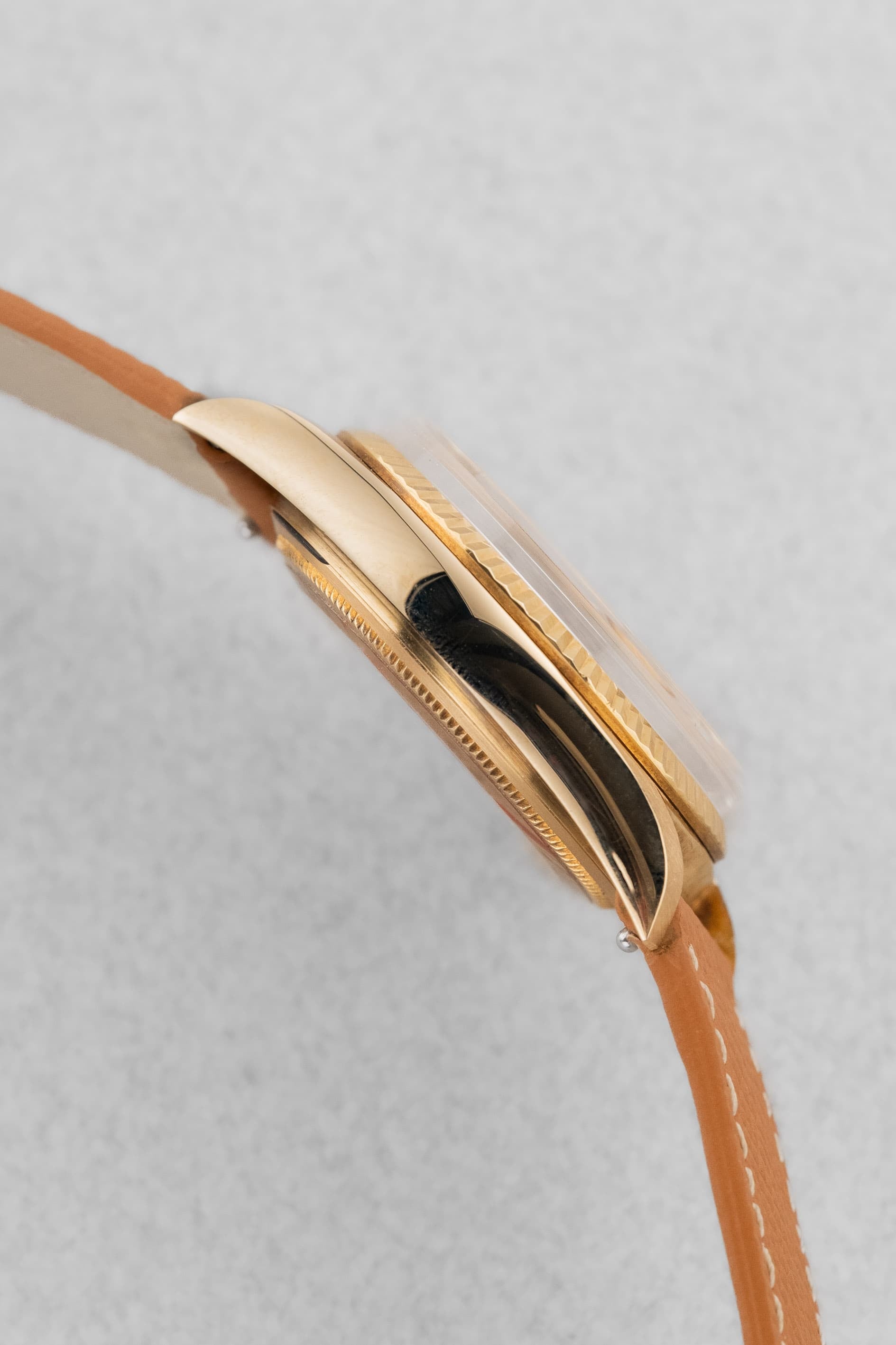 RKJL Superbe Rolex Day-Date réf. 1803 « Silver Wide Boy » de 1972 - Left side