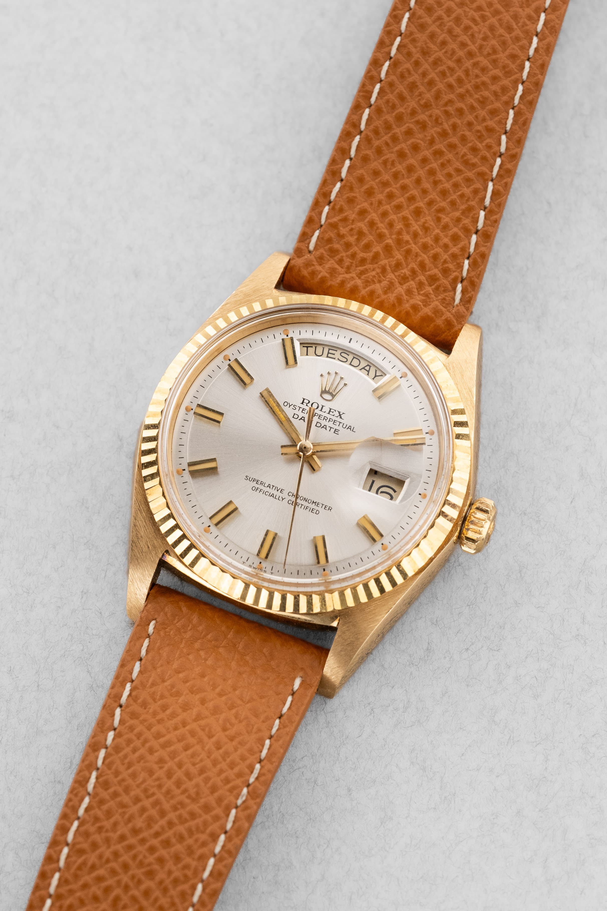 RKJL Superbe Rolex Day-Date réf. 1803 « Silver Wide Boy » de 1972 - Three Quarters