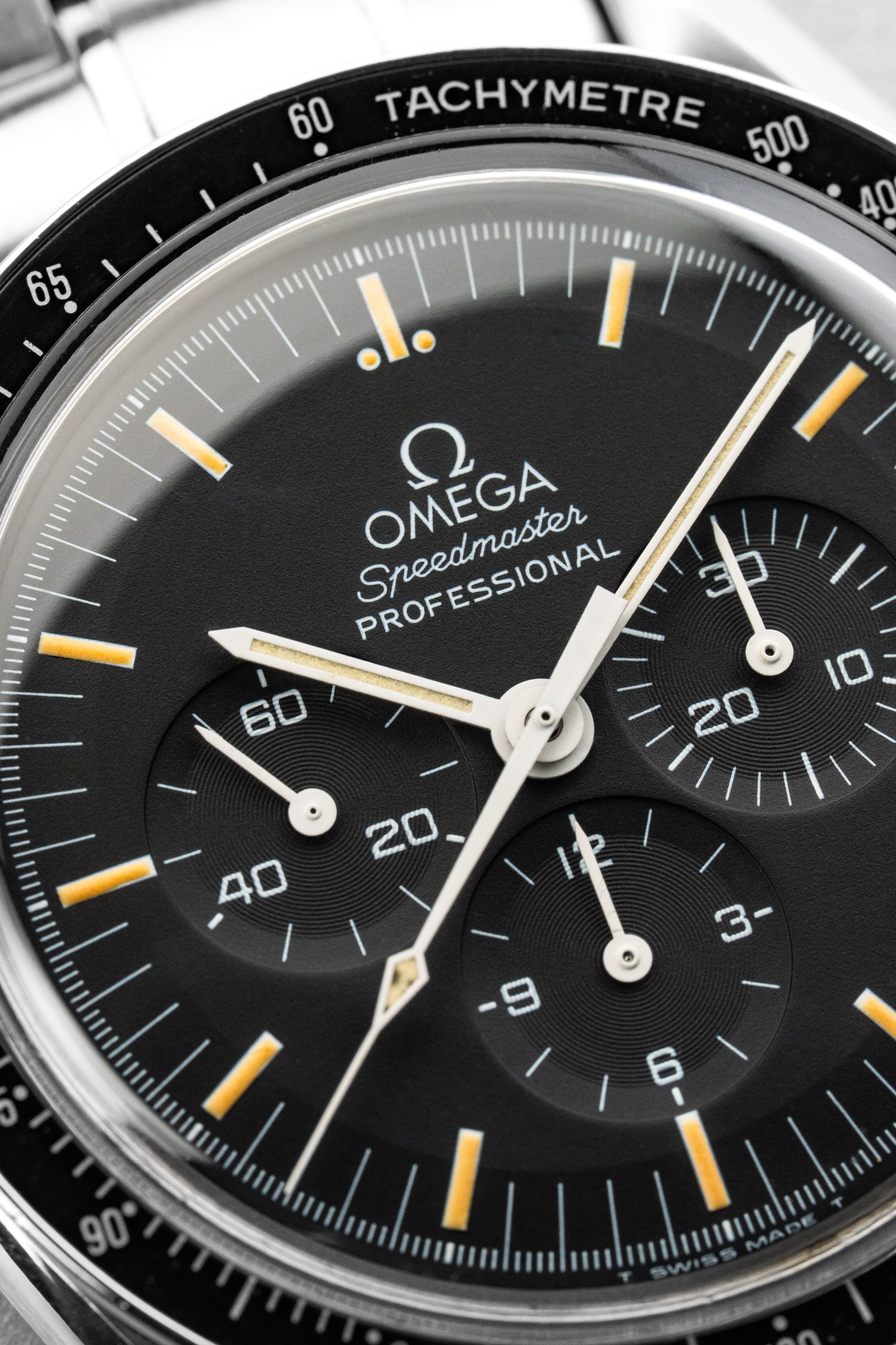 RYQM Omega Speedmaster Moonwatch ref. 3592.50/3572.50 circa 1997 – Fondello trasparente + Tritium patinato - Quadrante