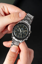 RYQM Omega Speedmaster Moonwatch ref. 3592.50/3572.50 circa 1997 – Fondello trasparente + Tritium patinato - Lifestyle