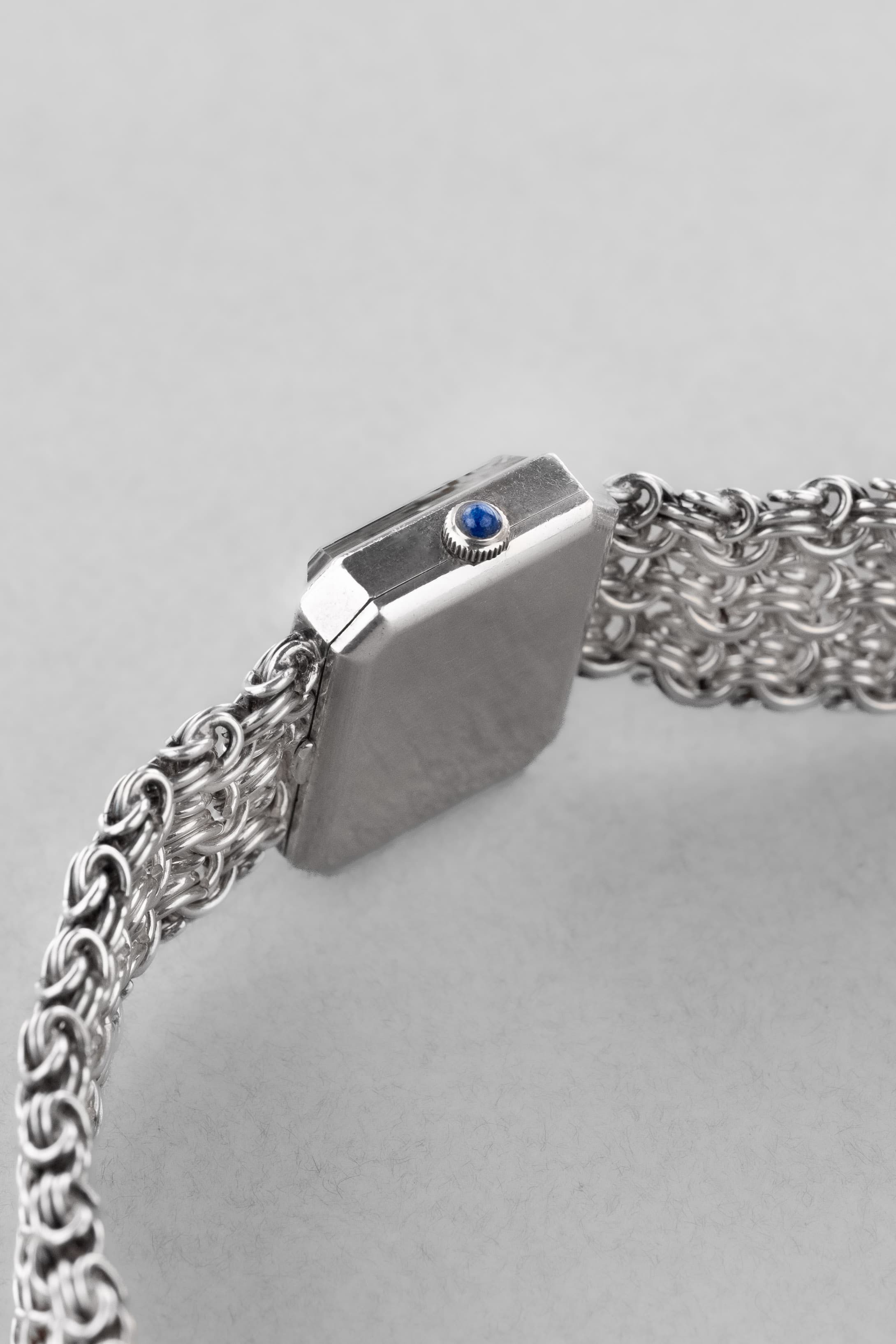 S2PP Omega De Ville « Jeux d'Argent » Emerald par Andrew Grima, réf. 8272 en argent massif, de 1972 - Right side