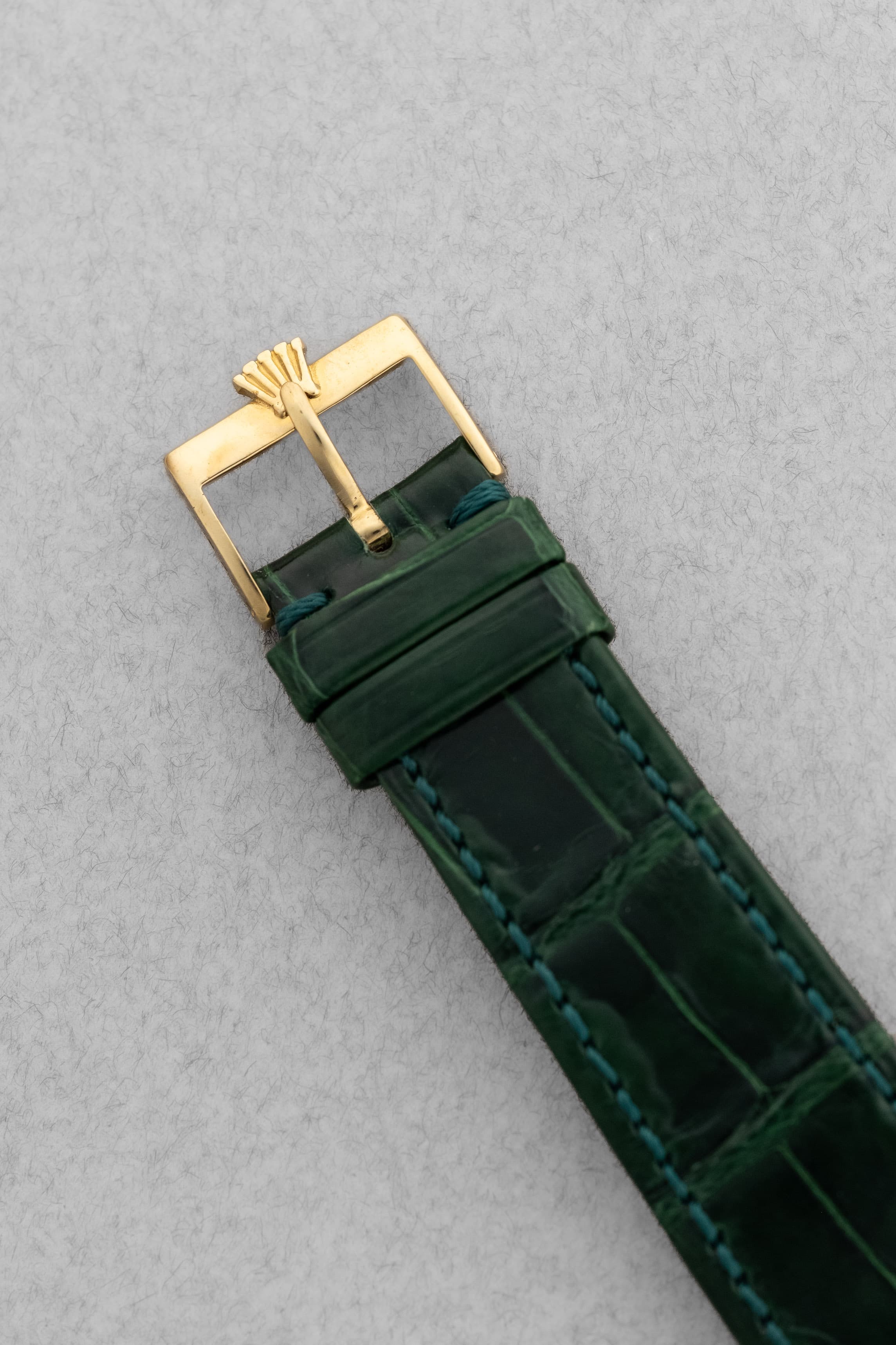 SCLL Rolex Oyster Perpetual réf. 6084 « Honeycomb OCC Red Writing Semi-Bubbleback » de 1952 - Buckle Outside