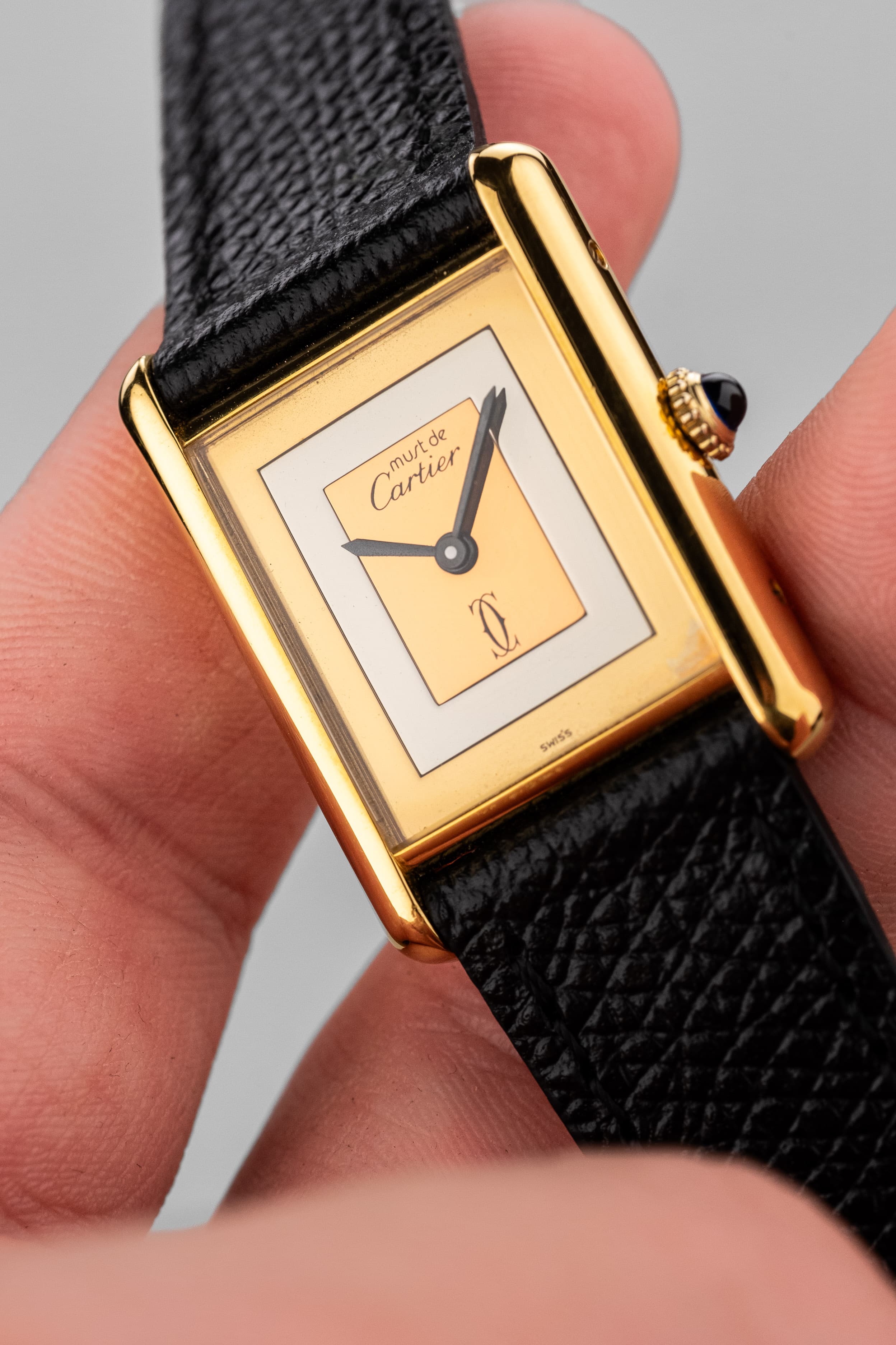 SDUT Cartier Tank Must Mécanique GM 6 « Trinity » - Lifestyle