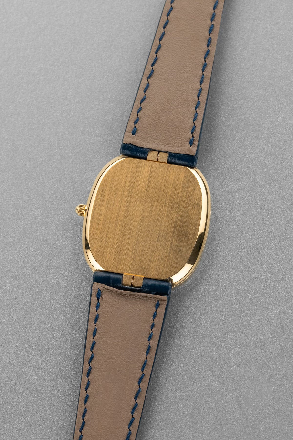 SKP2 精美的 Patek Philippe Ellipse d’Or「Jumbo」型號 3738 自動上鍊腕錶——藍色字盤 & Cal. 240 微型擺陀 - 背面