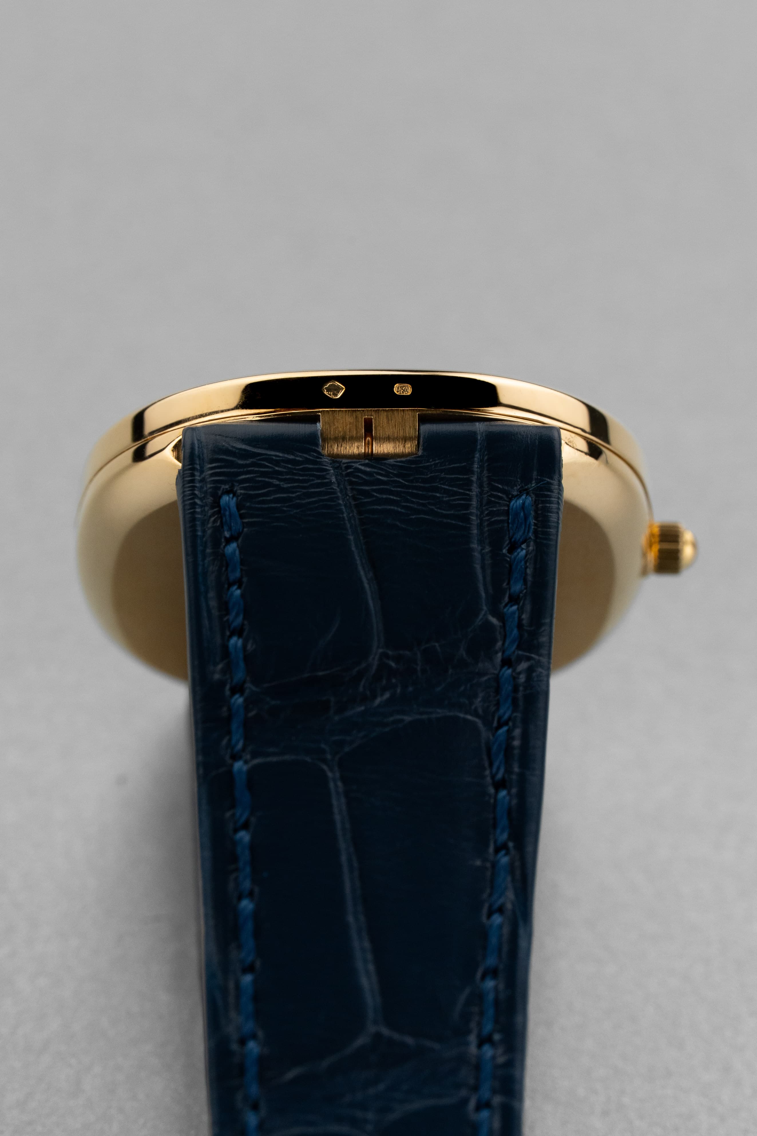 SKP2 Великолепные Patek Philippe Ellipse d’Or «Jumbo» ref. 3738 с автоподзаводом — синий циферблат и cal. 240 с микроротором - Клеймо