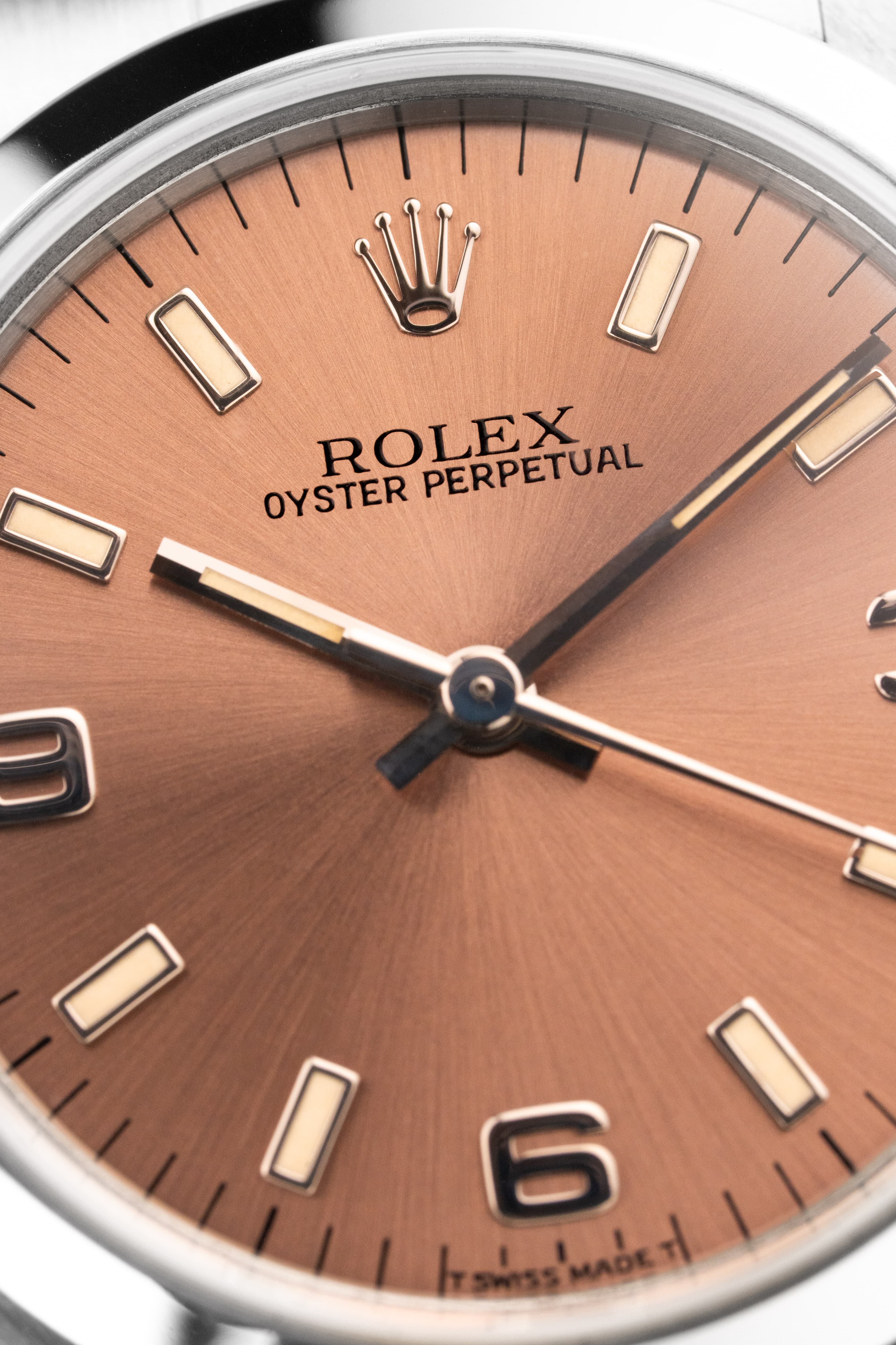 SUK2 Rolex Oyster Perpetual 31 réf. 67480 de 1997-1998 – Garantie Rolex d’origine + Cadran rose/saumon « Explorer 3-6-9 » - Dial
