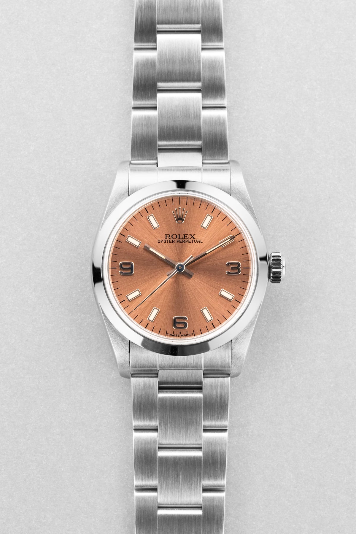 SUK2 Rolex Oyster Perpetual 31 réf. 67480 de 1997-1998 – Garantie Rolex d’origine + Cadran rose/saumon « Explorer 3-6-9 » - Front