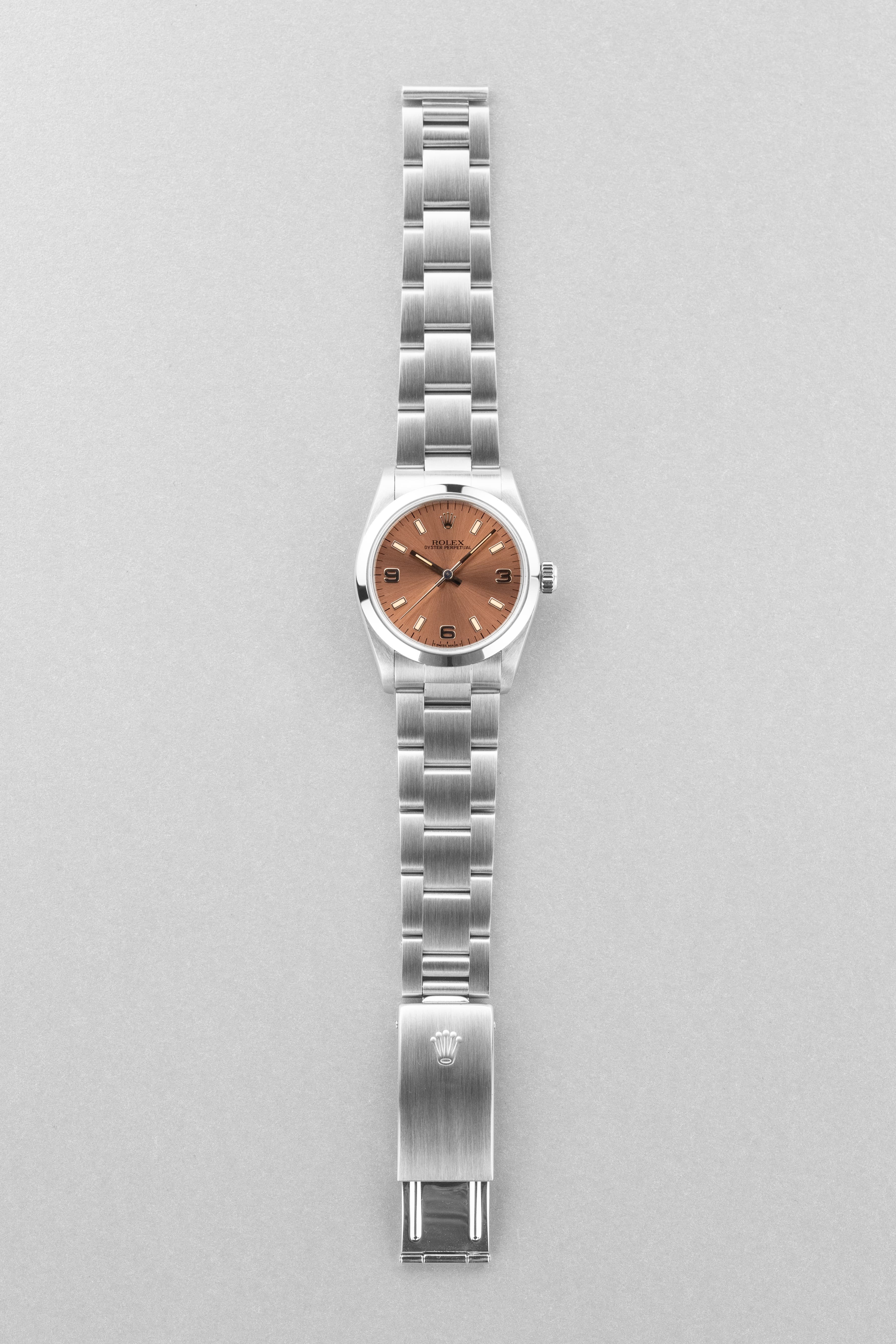 SUK2 Rolex Oyster Perpetual 31 réf. 67480 de 1997-1998 – Garantie Rolex d’origine + Cadran rose/saumon « Explorer 3-6-9 » - Overview