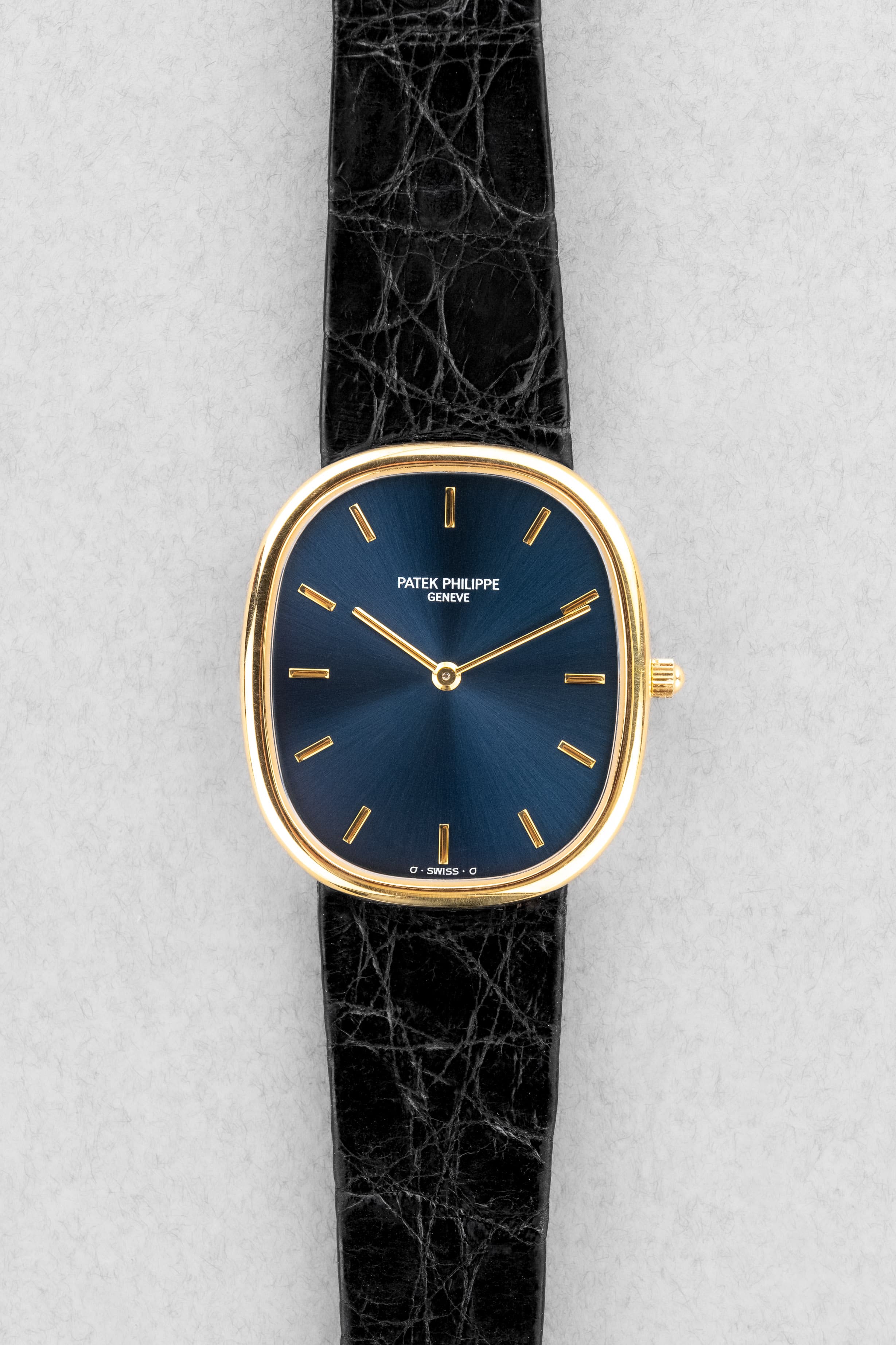 SZRR Superbe Patek Philippe Ellipse d'Or « Jumbo » réf. 3738 Automatique Sigma, Full Set, Cal. 240 Micro-Rotor - Front