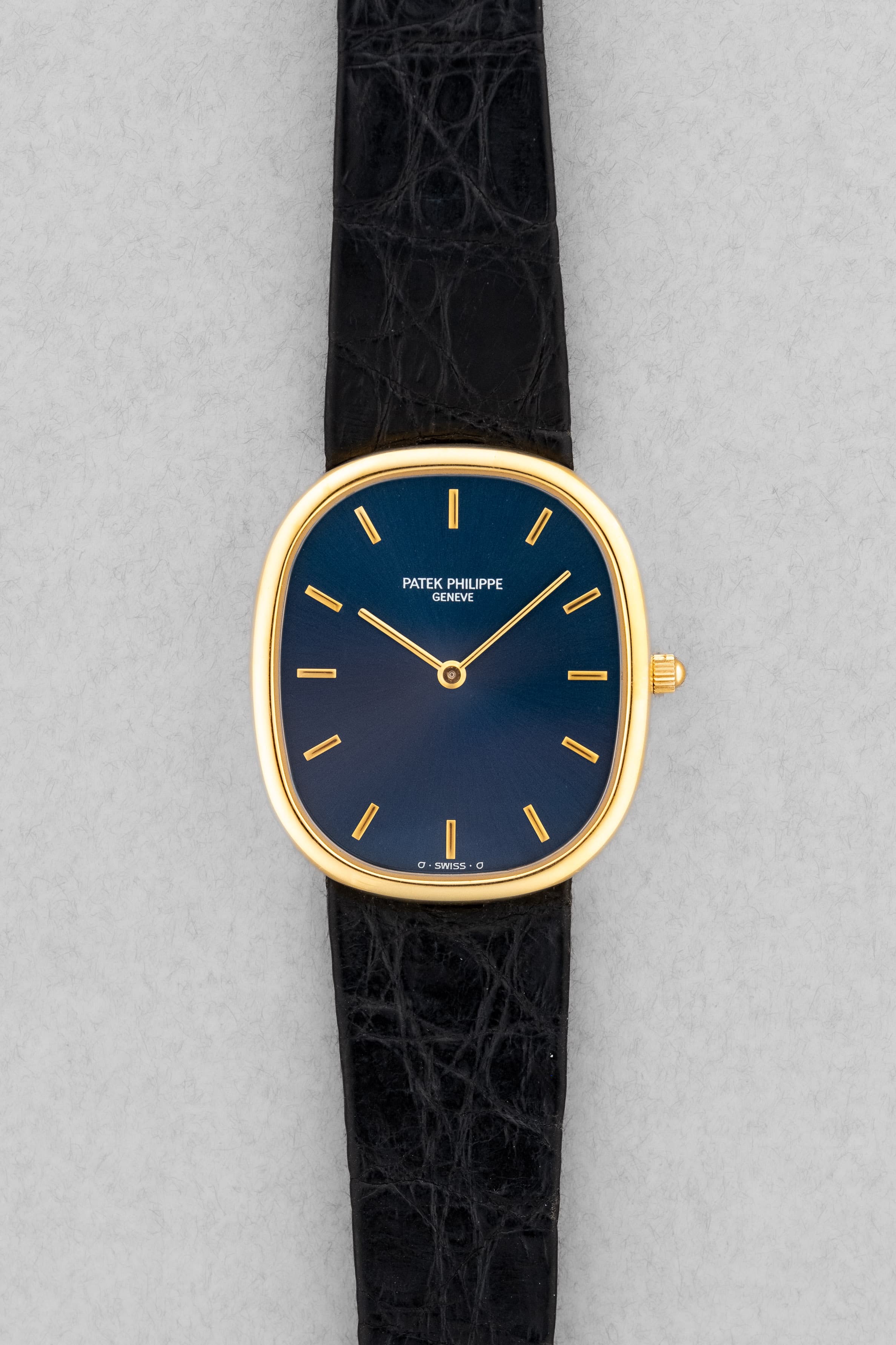 SZRR Superbe Patek Philippe Ellipse d'Or « Jumbo » réf. 3738 Automatique Sigma, Full Set, Cal. 240 Micro-Rotor - Front