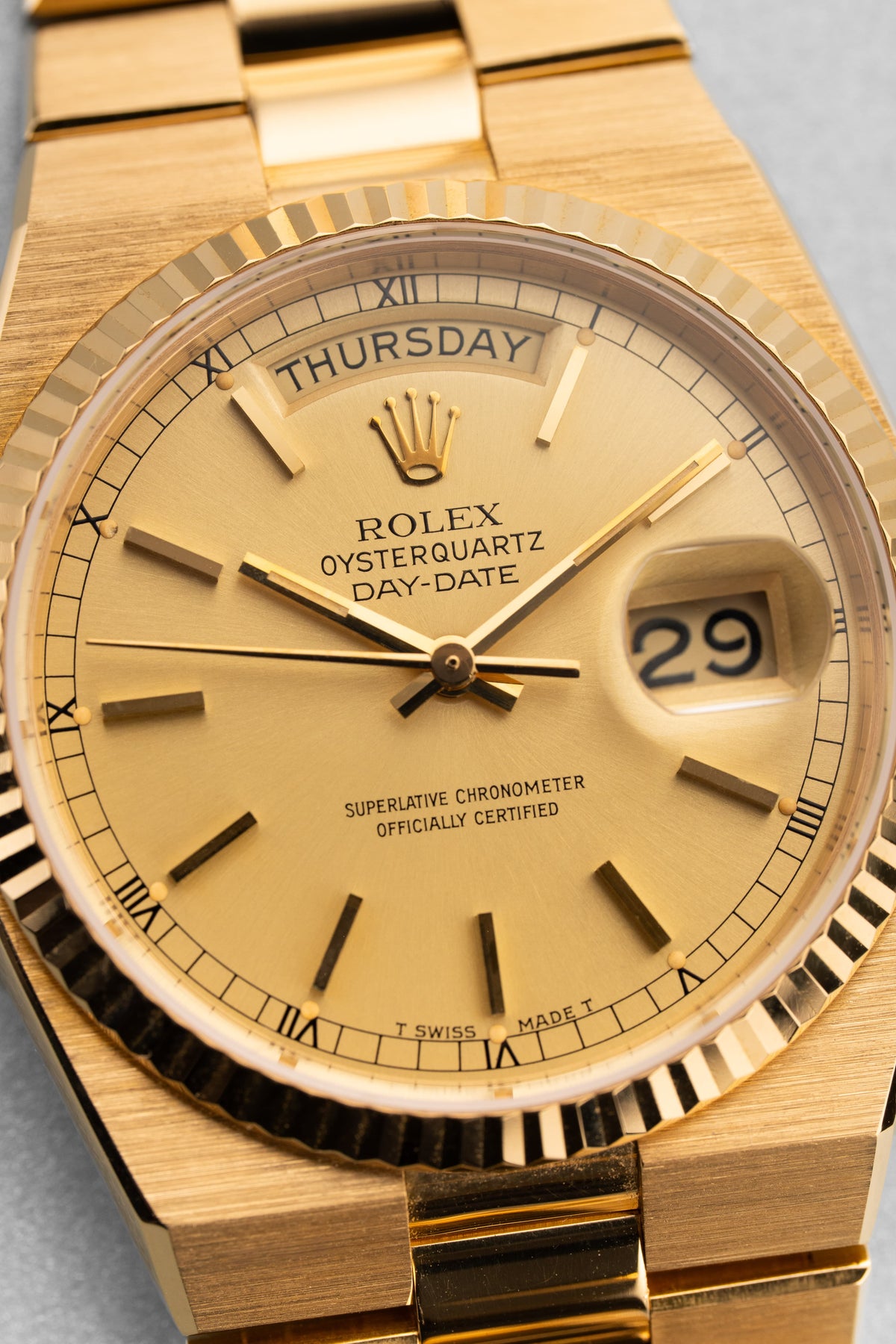 TZBB Rolex Day-Date Oysterquartz réf. 19018 en or jaune de 1979 – Excellent état - Dial