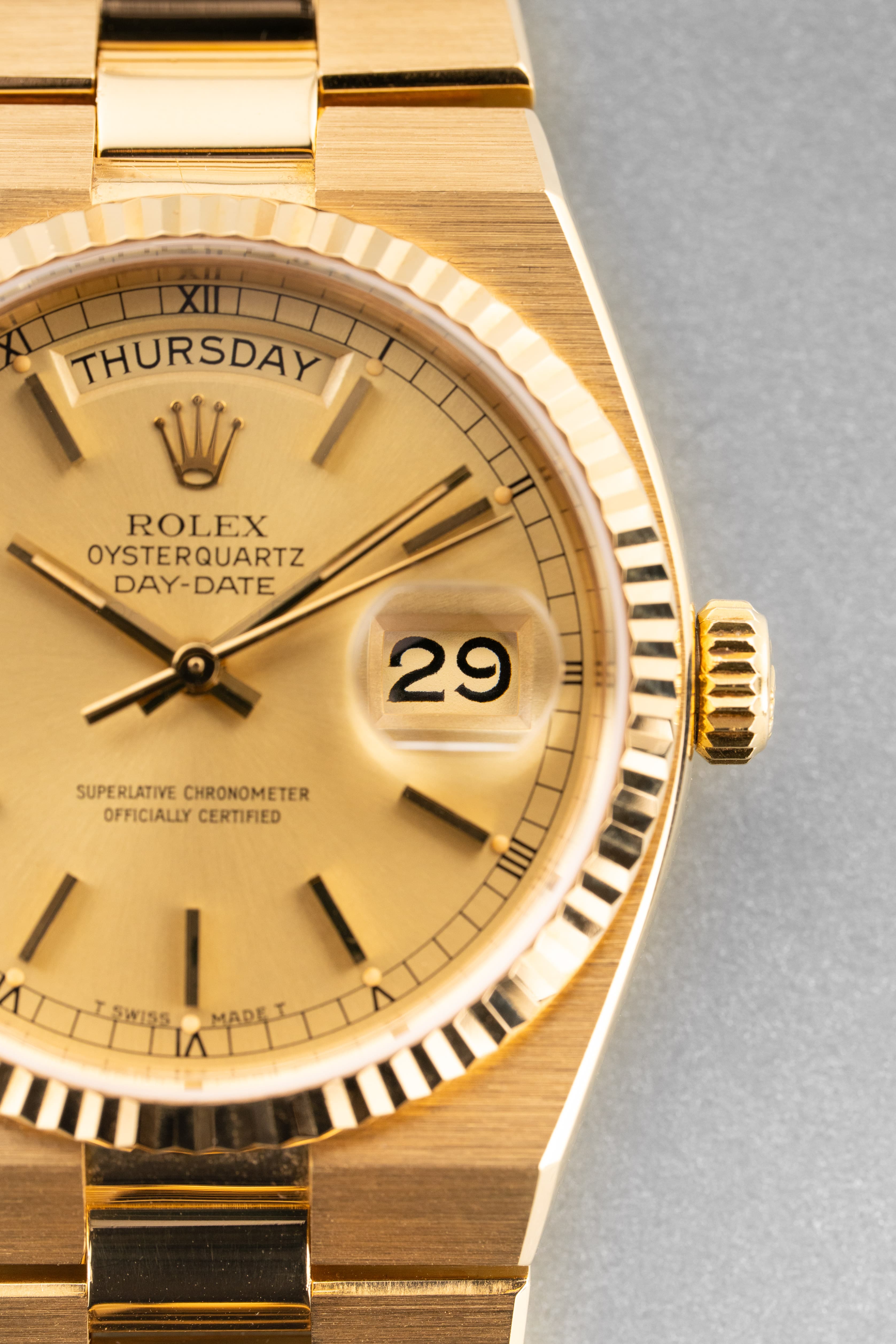 TZBB Rolex Day-Date Oysterquartz réf. 19018 en or jaune de 1979 – Excellent état - Feature