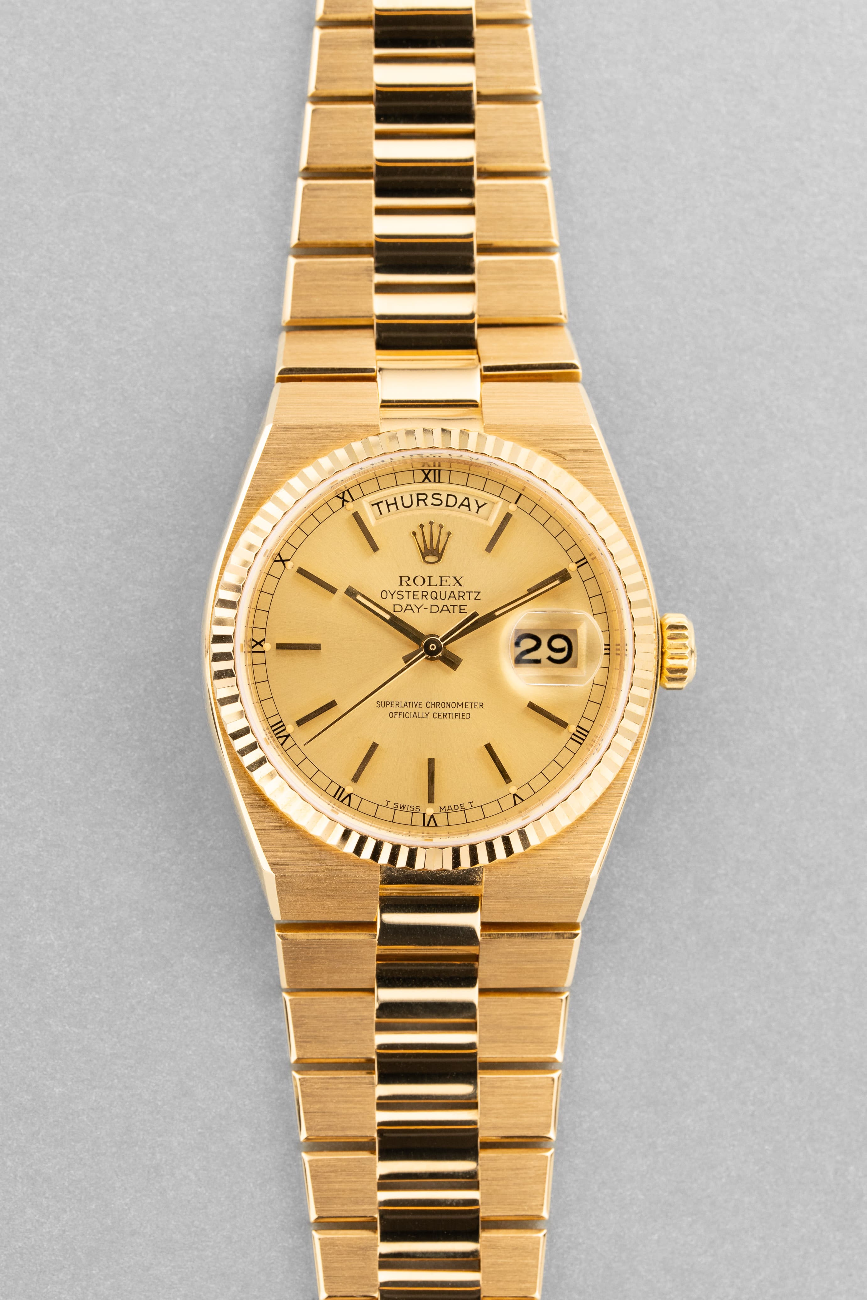 TZBB Rolex Day-Date Oysterquartz réf. 19018 en or jaune de 1979 – Excellent état - Front