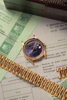 U5YK Superbe Rolex Day-Date réf. 18238 « Cadran Lavande/Violet » de 1989 – Full Set - Set