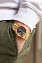 U5YK Superbe Rolex Day-Date réf. 18238 « Cadran Lavande/Violet » de 1989 – Full Set - Wristshot