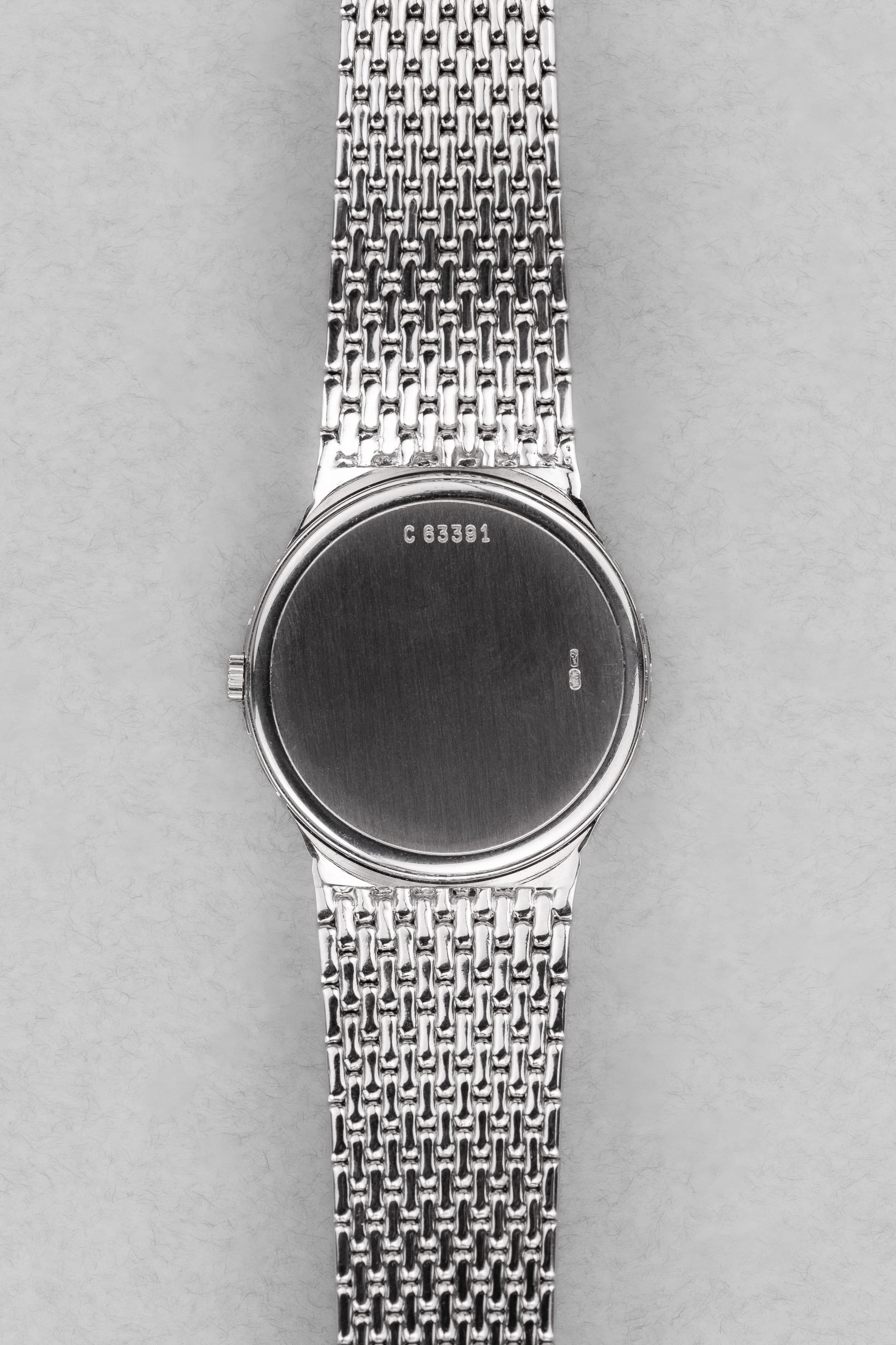 UGR5 Audemars Piguet « Cobra Ronde » en or blanc et diamants, bracelet intégré, de 1989 - Back
