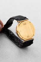 UQYY Piaget Polo « Medium » de 1ère génération en or jaune et cadran en Onyx noir, réf. 8673, circa 1980 - Back