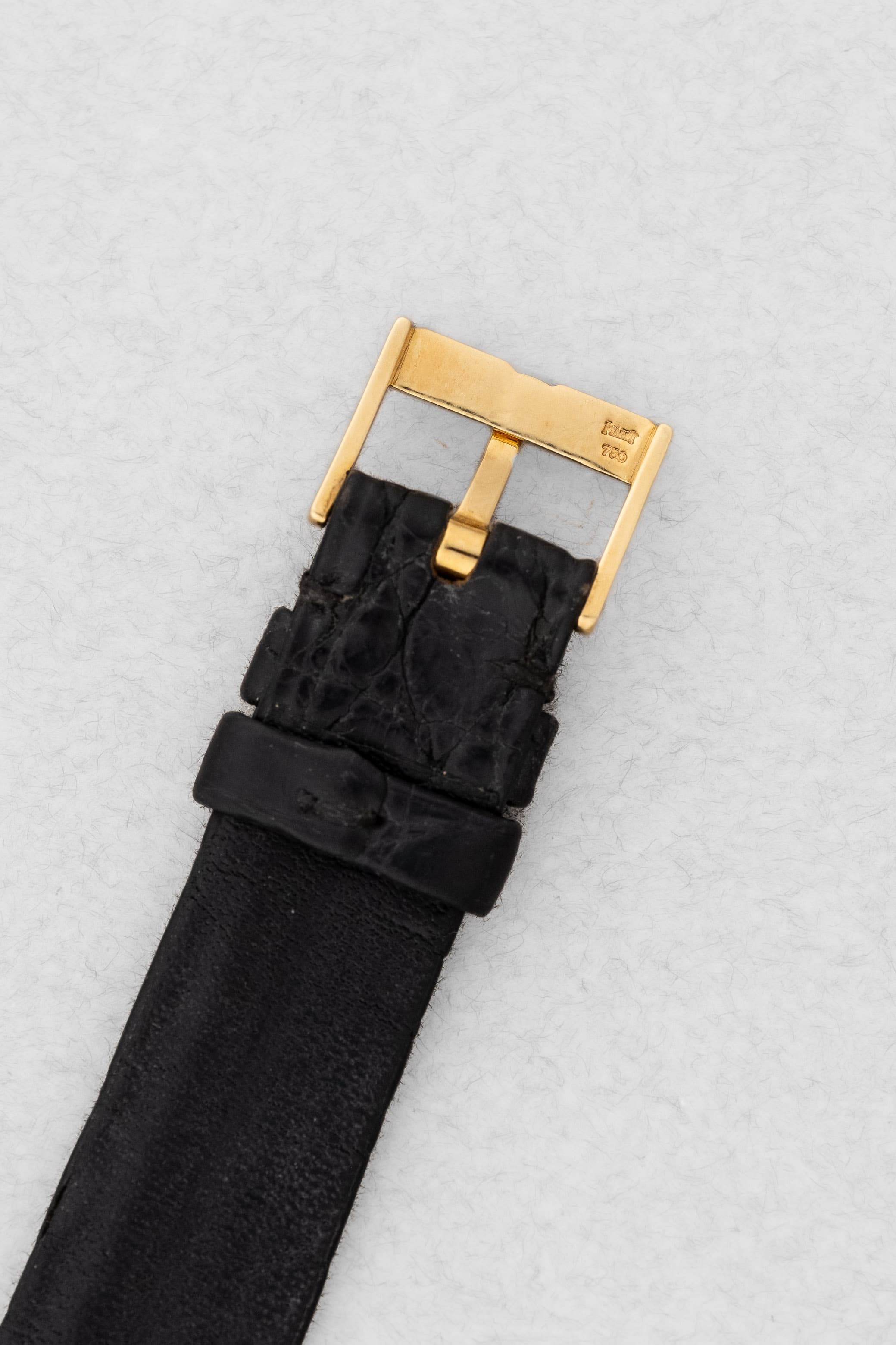 UQYY Piaget Polo « Medium » de 1ère génération en or jaune et cadran en Onyx noir, réf. 8673, circa 1980 - Buckle Inside