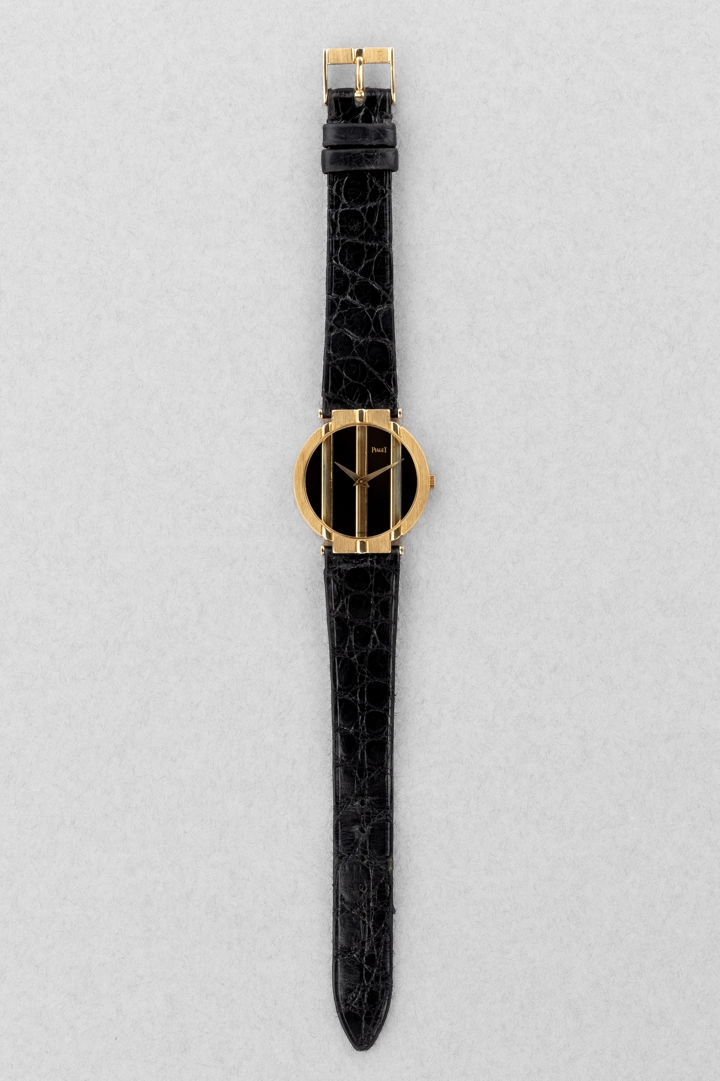 UQYY Piaget Polo « Medium » de 1ère génération en or jaune et cadran en Onyx noir, réf. 8673, circa 1980 - Overview