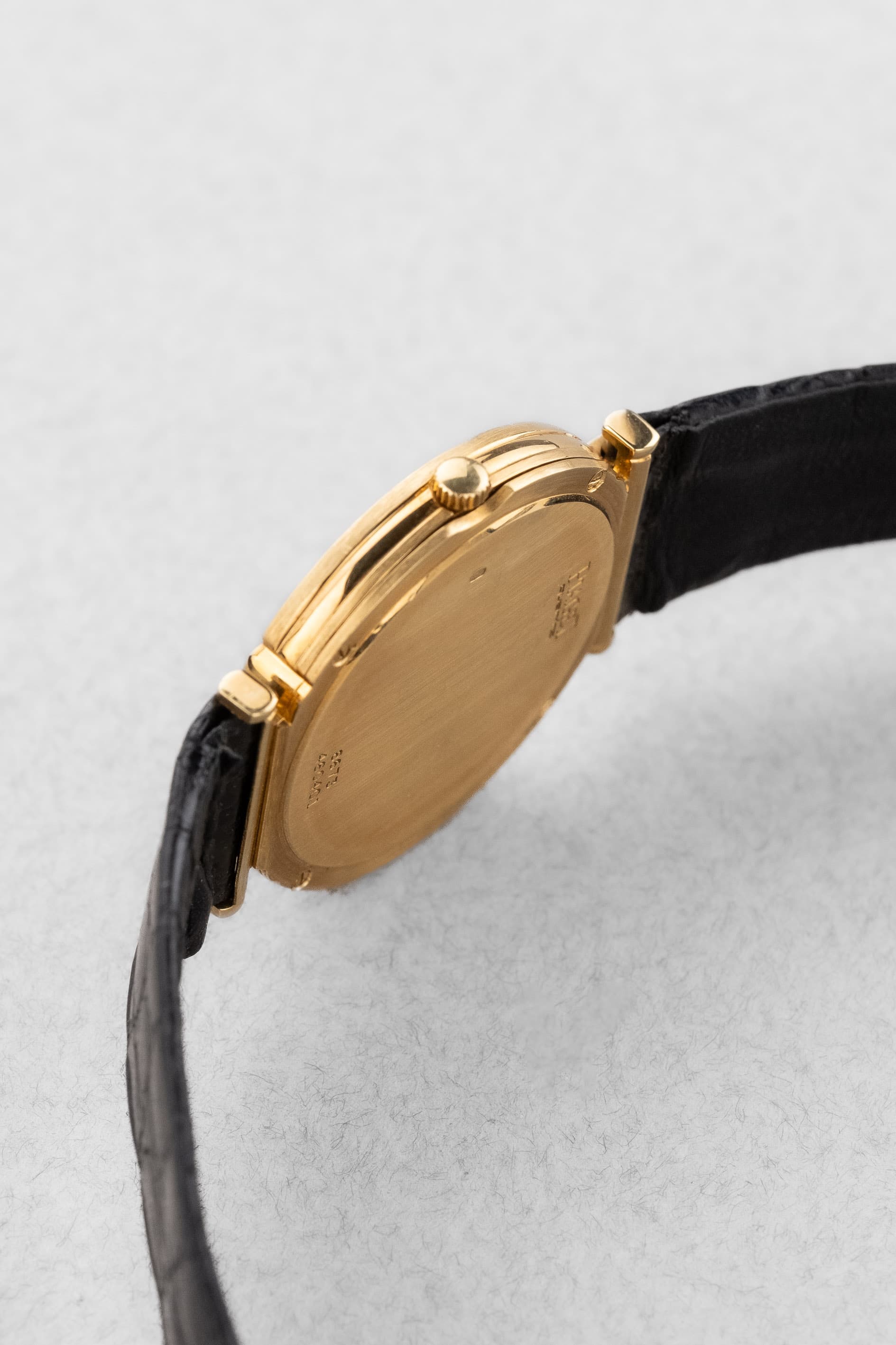 UQYY Piaget Polo « Medium » de 1ère génération en or jaune et cadran en Onyx noir, réf. 8673, circa 1980 - Right side