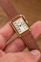 VF5Q Cartier Tank Must Quartz Lady « White Roman Columns » - Lifestyle