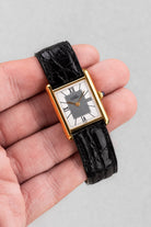 VH1J Cartier Tank Must Quartz GM 5 « Art Déco Grey & White Roman 3-6-9-12 » - Lifestyle