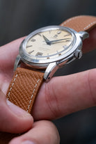 VUNG Superbe Omega Seamaster Calendar réf. 2627-5 SC de 1ère génération, produite en 1952 - Feature