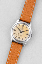 VUNG Superbe Omega Seamaster Calendar réf. 2627-5 SC de 1ère génération, produite en 1952 - Three Quarters