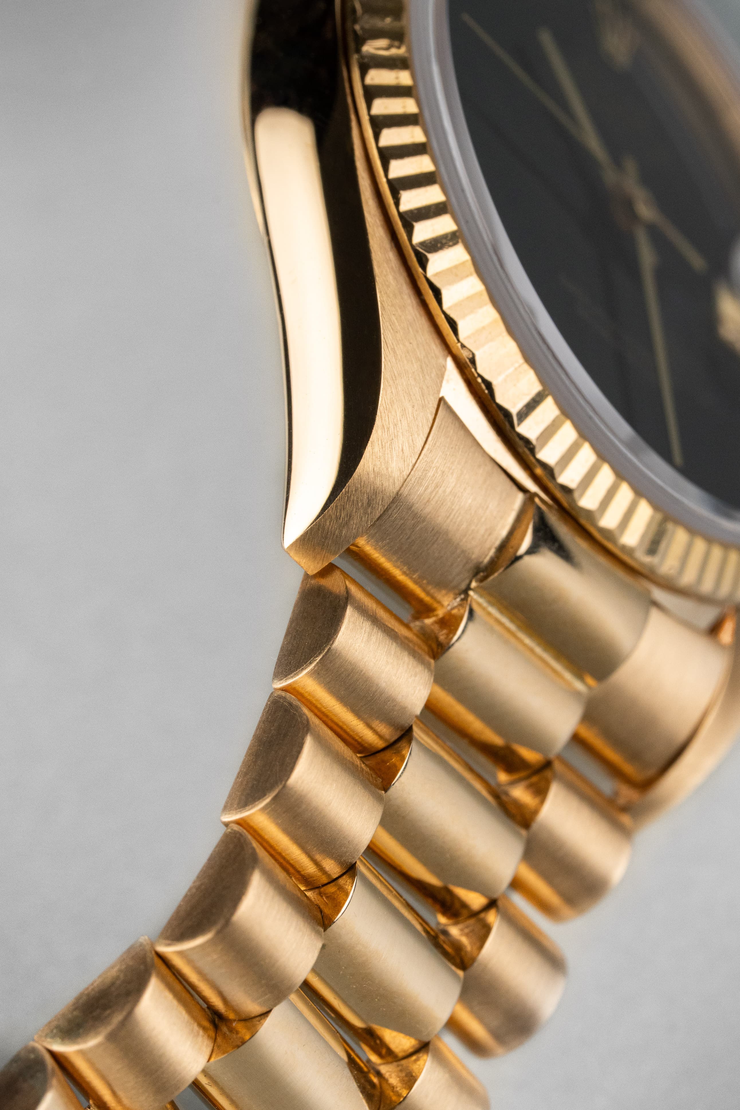 WJ8H Superba Rolex Datejust ref. 16018 in oro giallo del 1983 – Quadrante Onyx «SWISS Only» - Lato sinistro