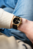 WJ8H Superba Rolex Datejust ref. 16018 in oro giallo del 1983 – Quadrante Onyx «SWISS Only» - Wristshot